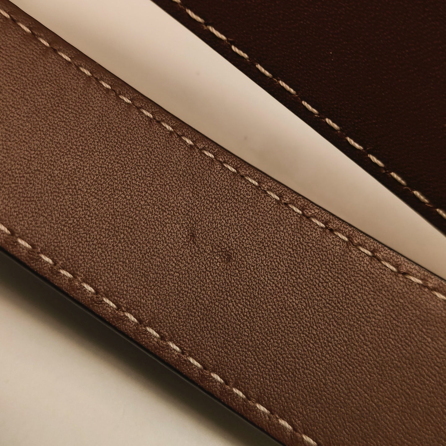 Burberry - Medium Pocket Bag - Grained leather - Brown - (Medium)
