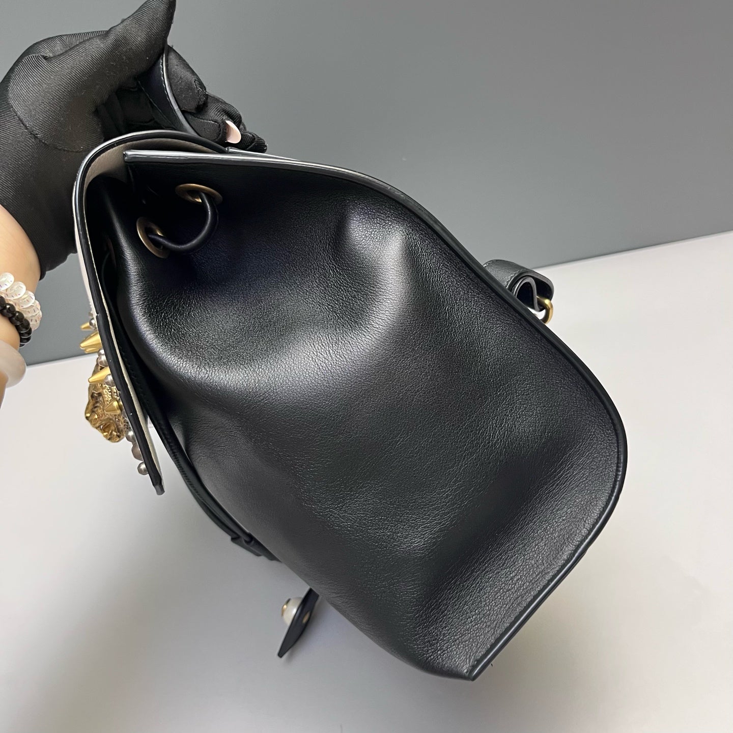 Gucci - Tiger Head Studded Leather Chain Backpack - Leather - Black - (medium)