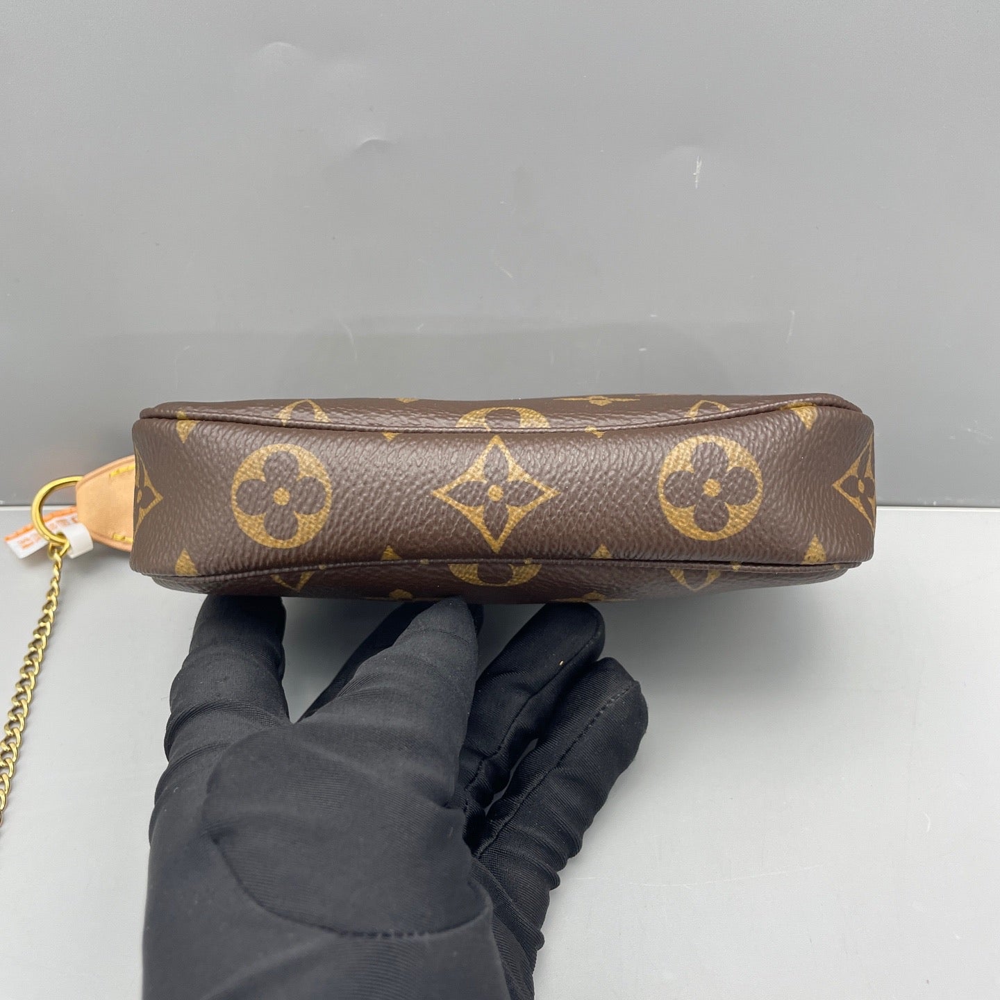Louis Vuitton - Mini Pochette Accessoires - Monogram coated canvas with Vachetta leather trim - Brown - (mini)