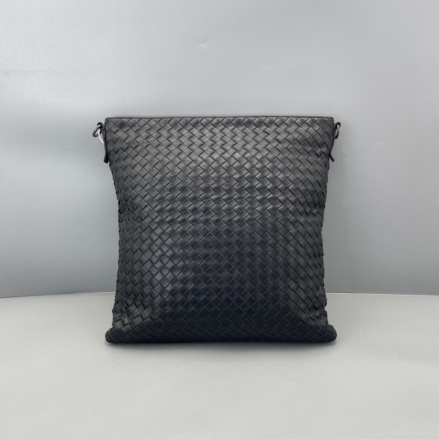 Bottega Veneta - Intrecciato Crossbody Bag - Leather - Black - (medium)