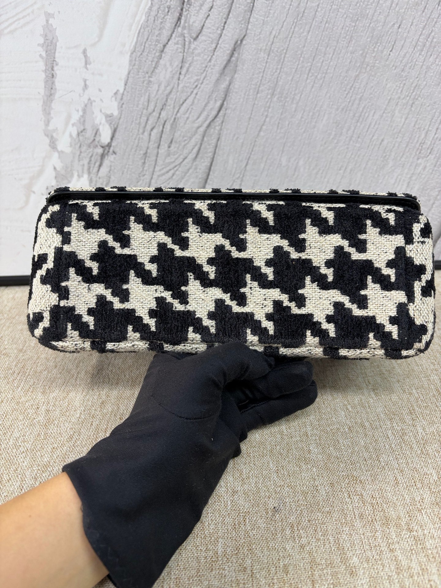 Dior - Caro Houndstooth Chain Bag - Tweed with Leather trim - Multicolour (Black and White) with Gold-Tone Hardware - (Medium)