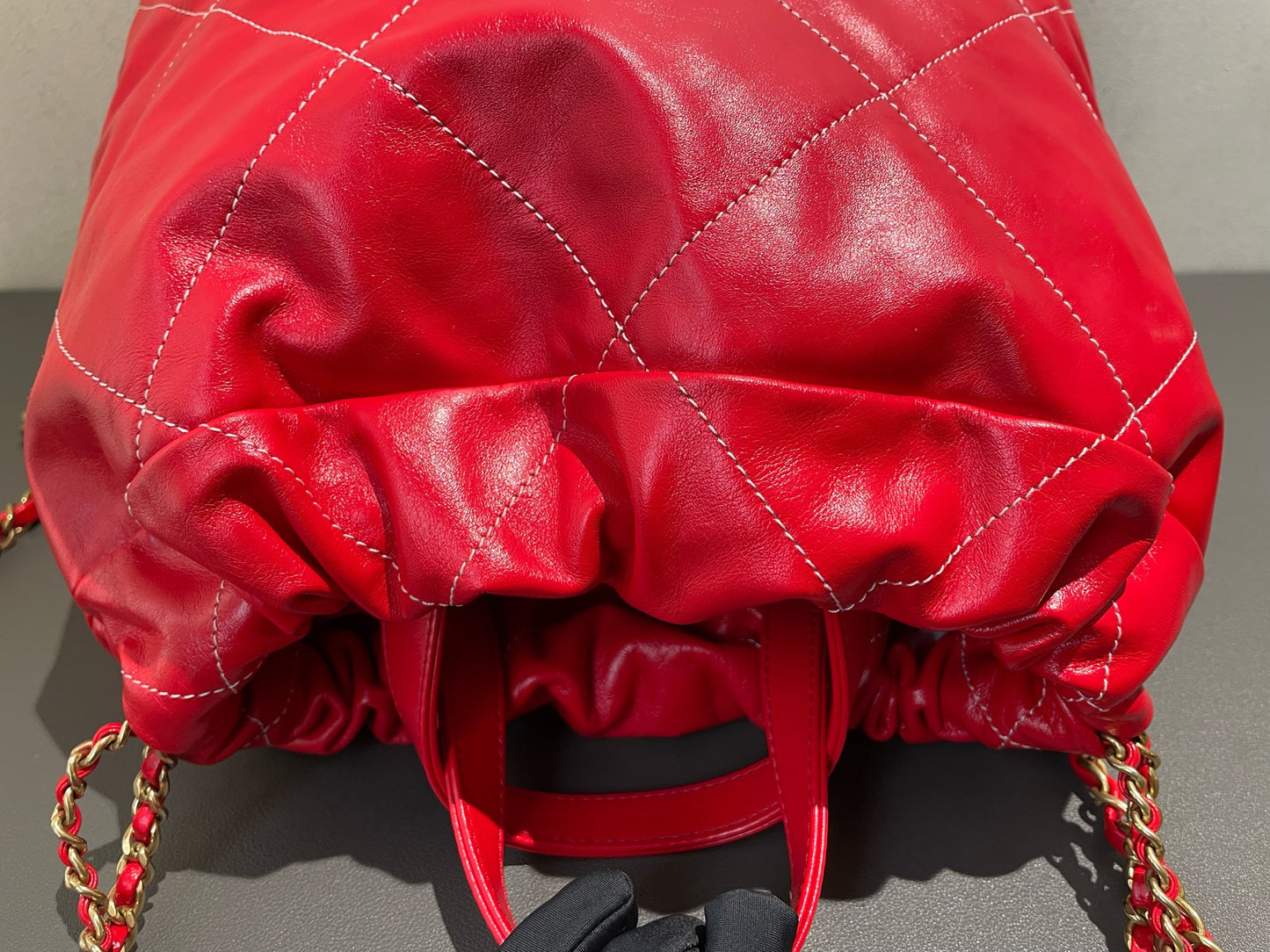 Chanel - 22 Bag Backpack - Calfskin leather - Red - (Large)