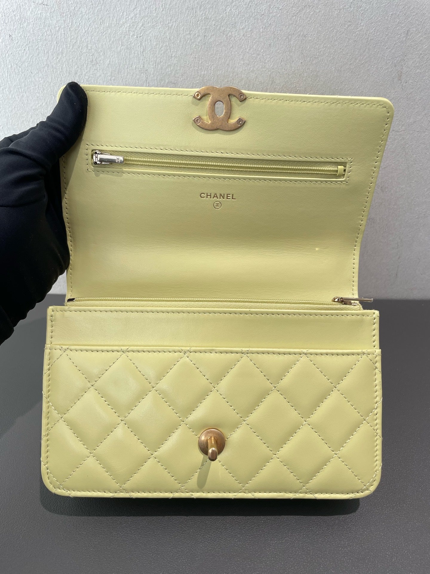 Chanel - WOC Double Gold Bead - Lambskin leather - Yellow - (mini)