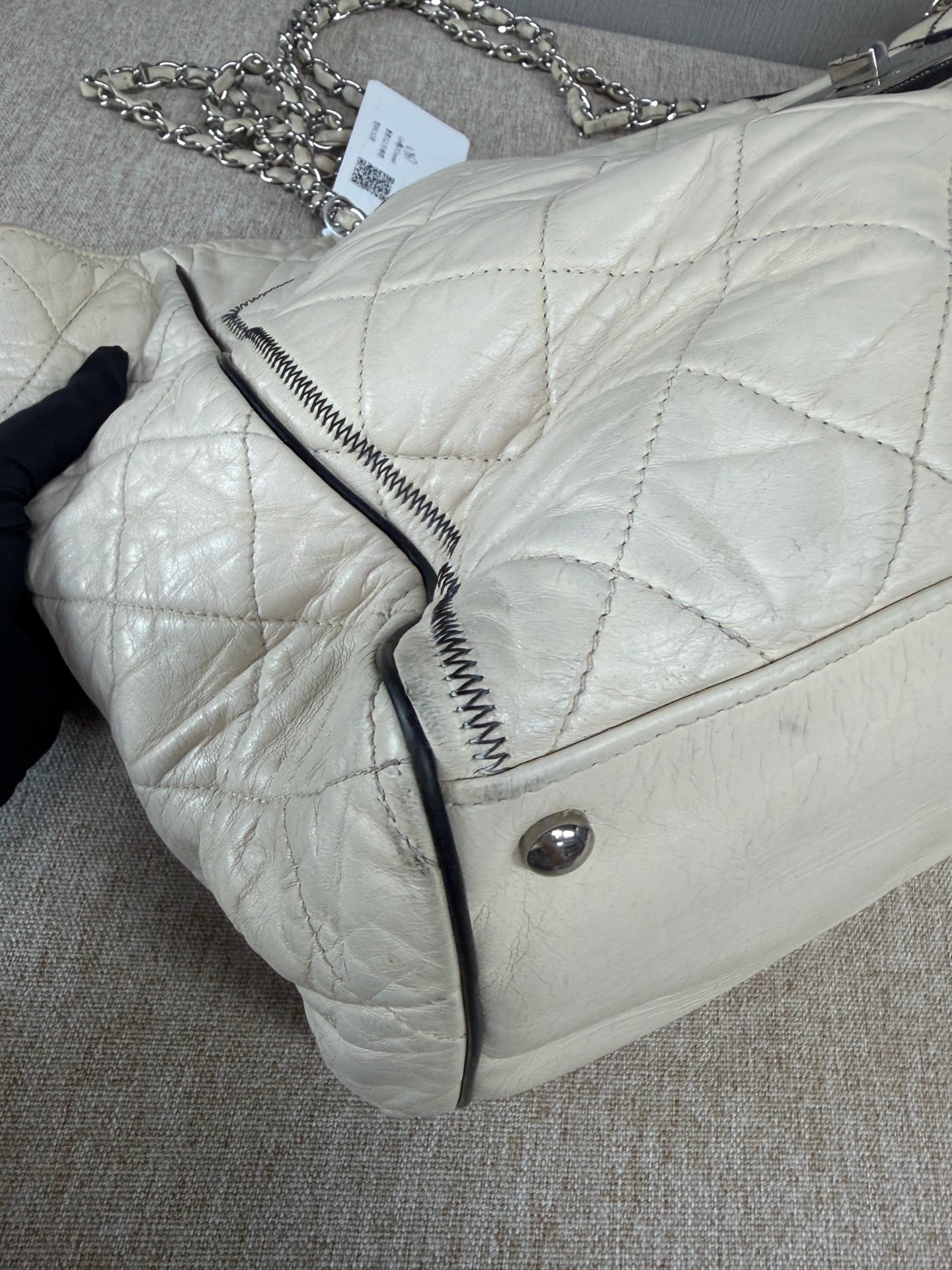 Chanel - 2.55 Airport Bag - Distressed lambskin leather - Beige - (extra-large)