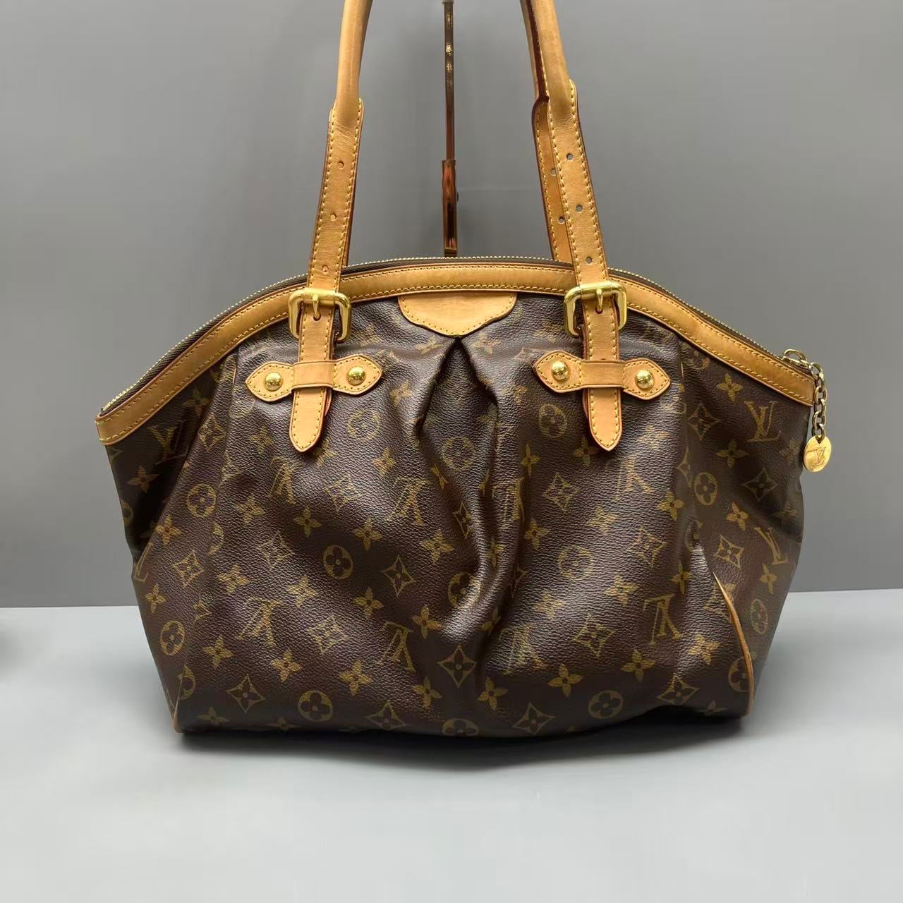 Louis Vuitton - Tivoli PM - Monogram coated canvas with Vachetta leather trim - Brown - (medium)