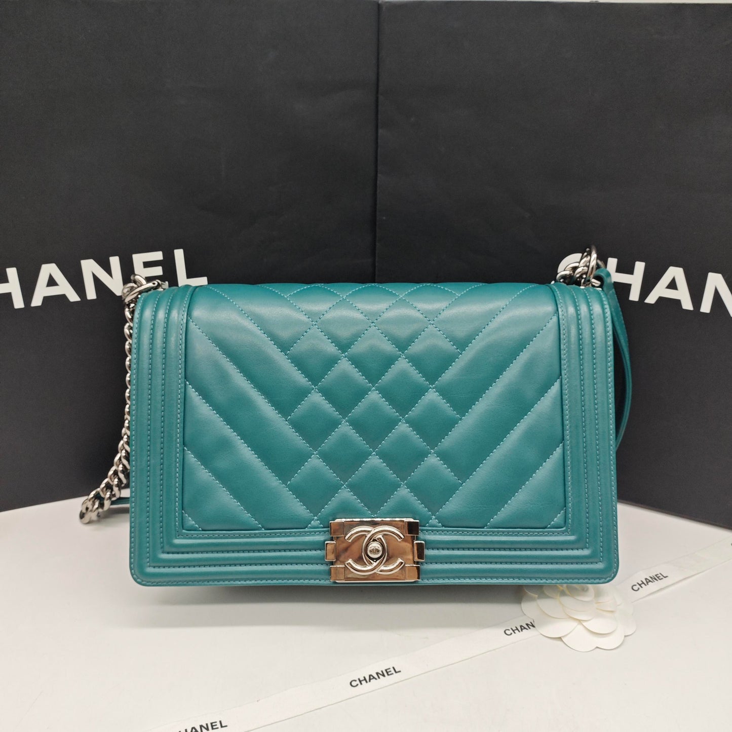 Chanel - Boy Bag - Smooth Calfskin Leather - Green - (Large)