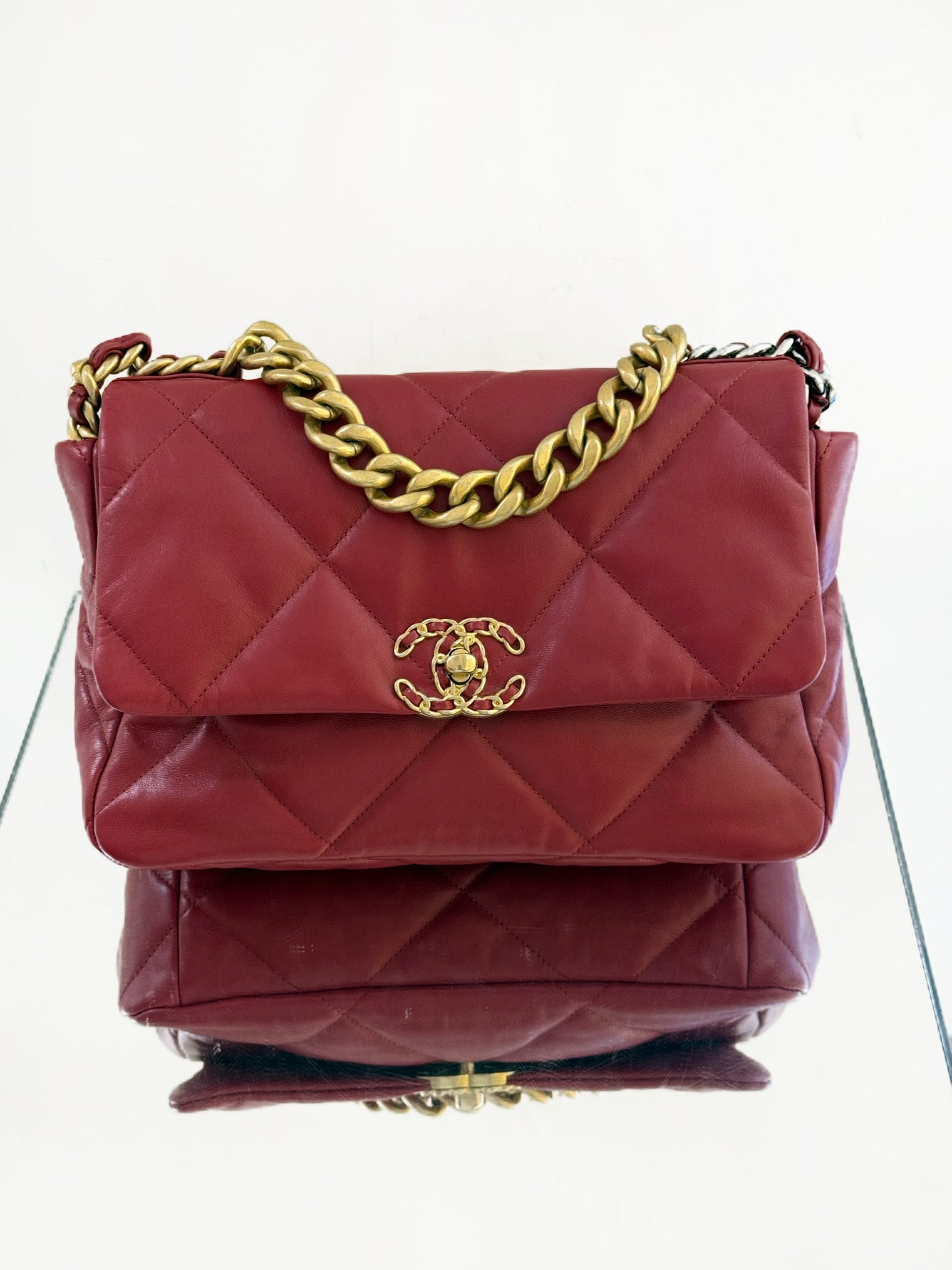 Chanel - Chanel 19 Flap Bag - Aged calfskin leather - Red - (medium)