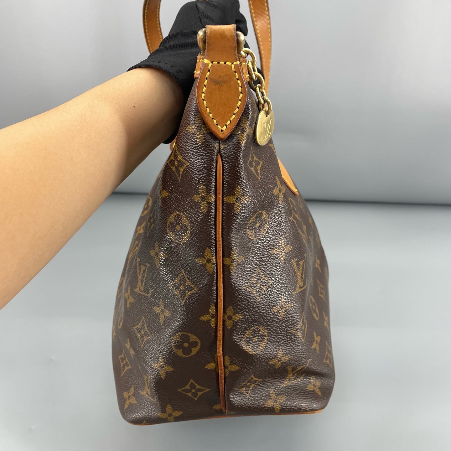 Louis Vuitton - Paramount Handbag - Monogram coated canvas with Vachetta leather trim - Brown - (Medium)