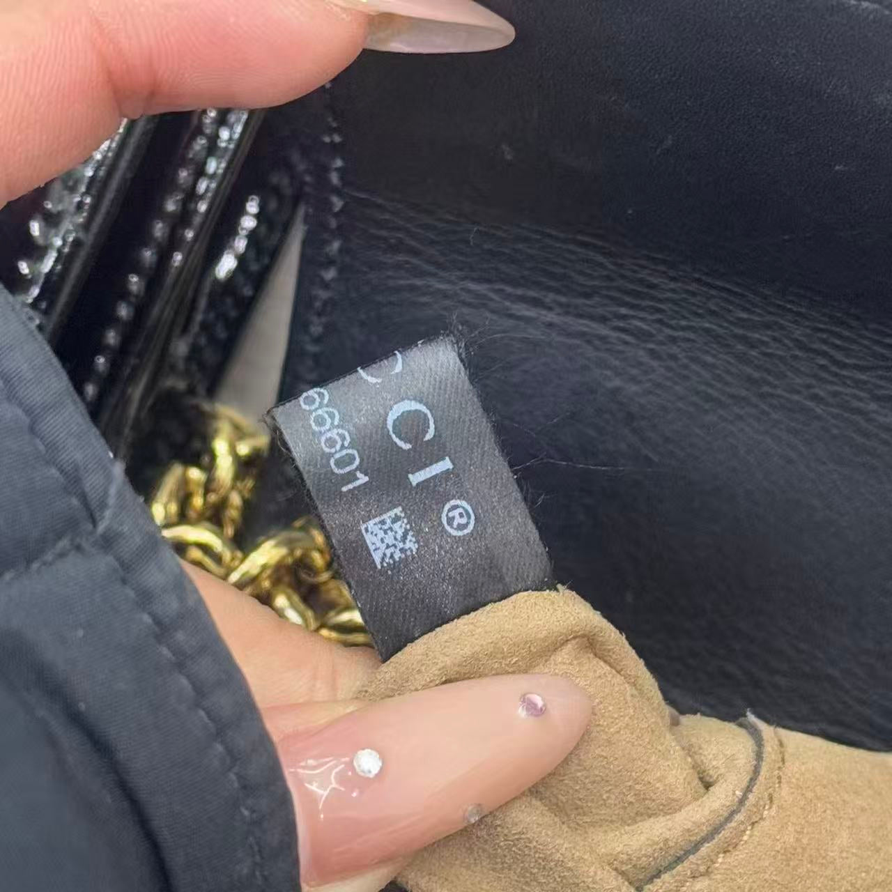 Gucci - Padlock Small Shoulder Bag 409487 KLQJG 9785 - GG Supreme canvas with leather trim - Beige and Brown with Black Accents - (small)