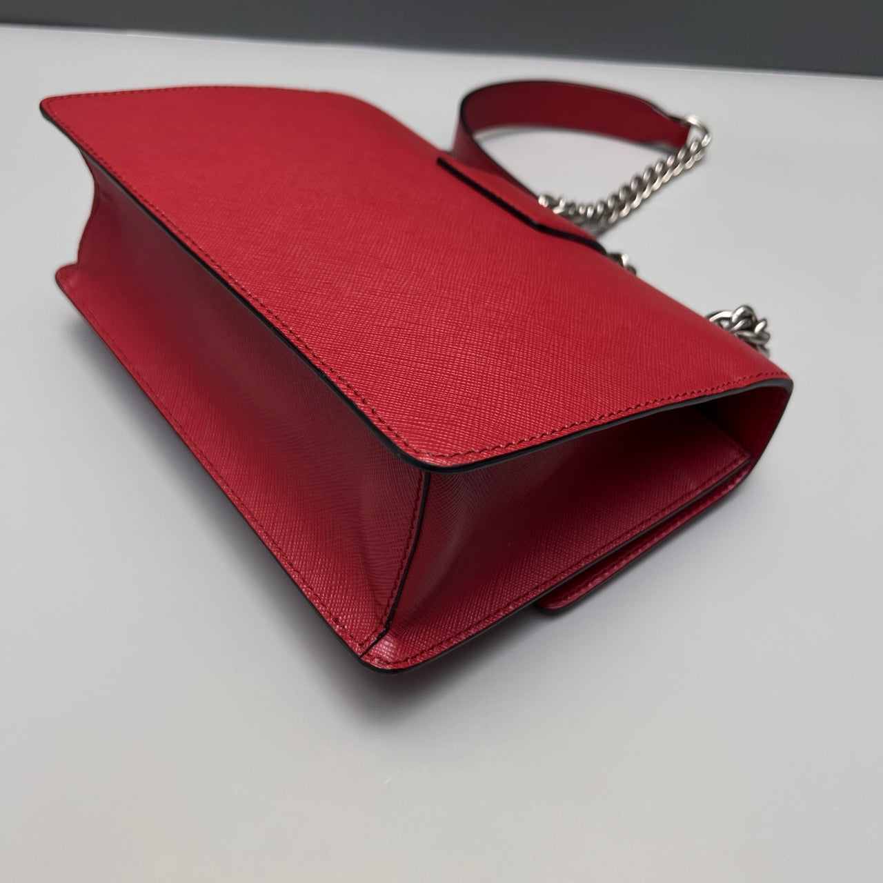 Prada - Chain Flap Bag - Saffiano leather - Red - (Medium)