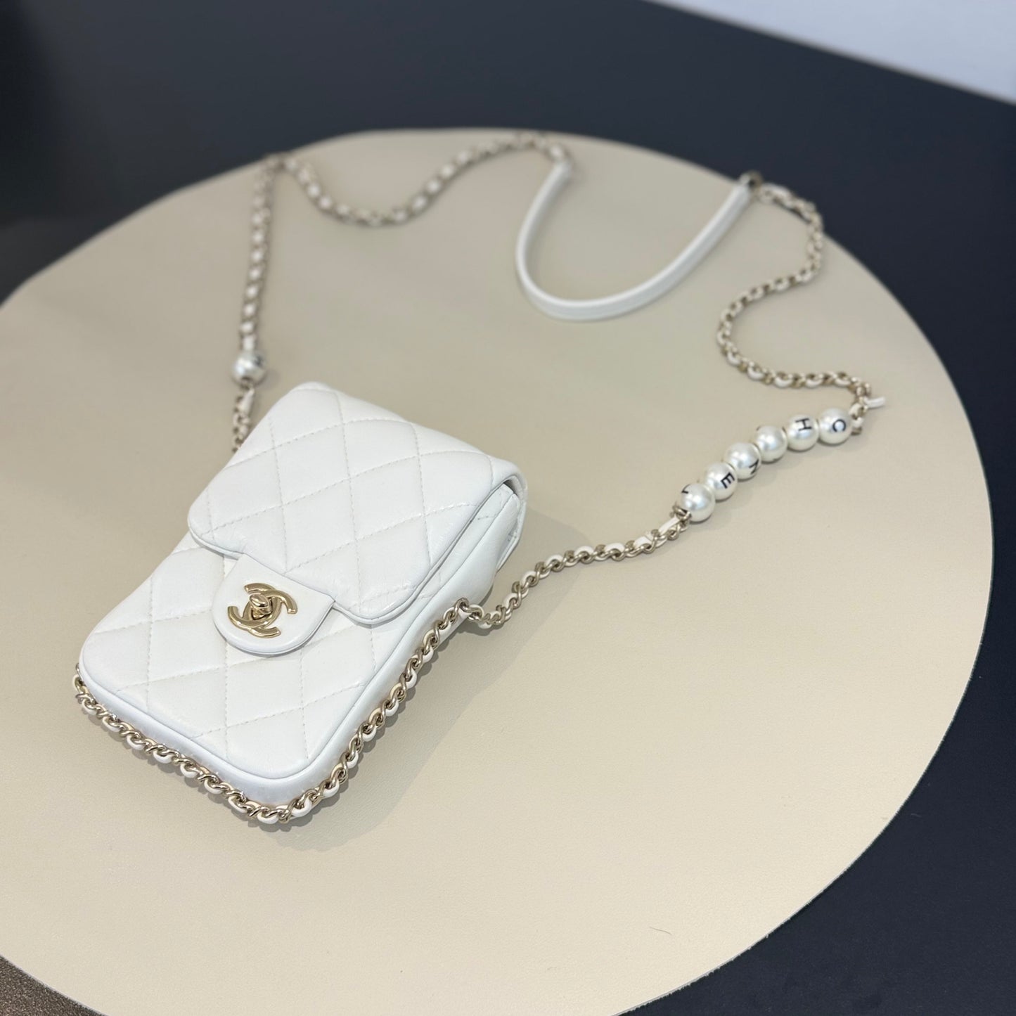 Chanel - Phone Holder with Pearl Chain - Lambskin leather - White - (mini)