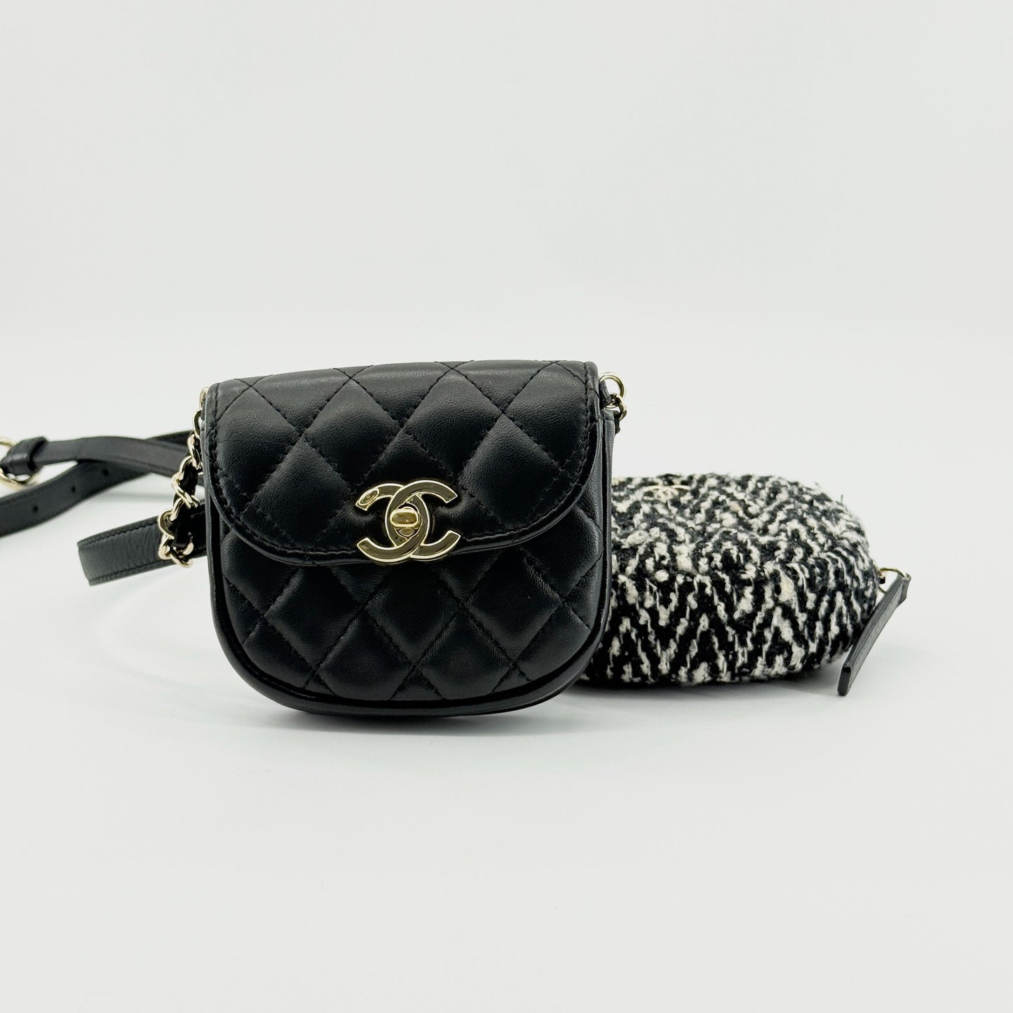 Chanel - Gemini Belt Bag - Lambskin leather and Tweed - Black and White - (Mini)
