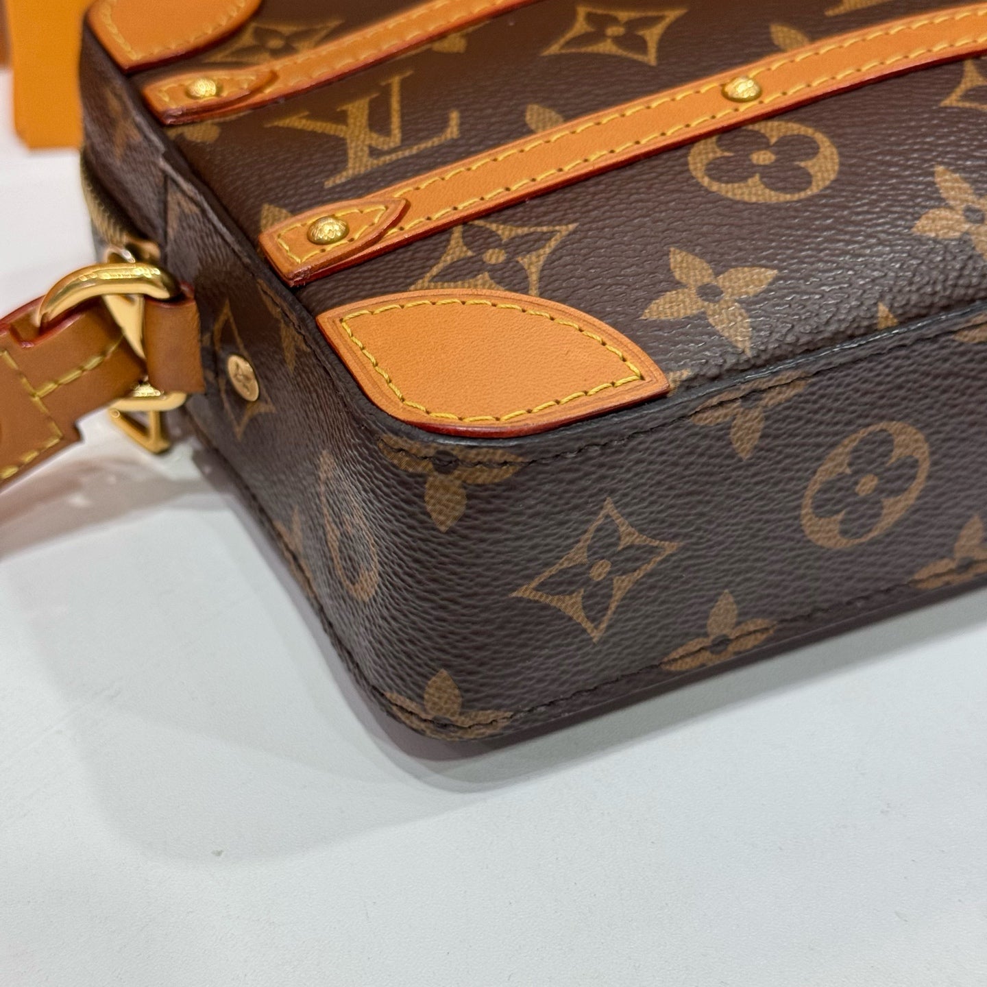 Louis Vuitton - Soft Trunk Pouch - Monogram coated canvas with Vachetta leather trim - Brown - (small)