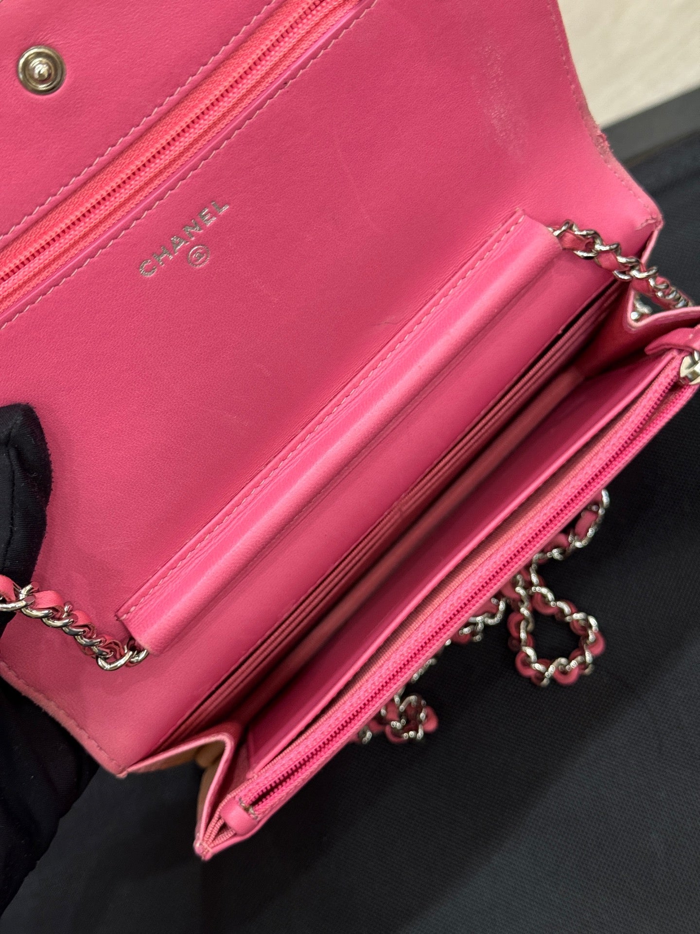 Chanel - Wallet on Chain (WOC) - Lambskin leather - Gradient Pink and Cream - (mini)