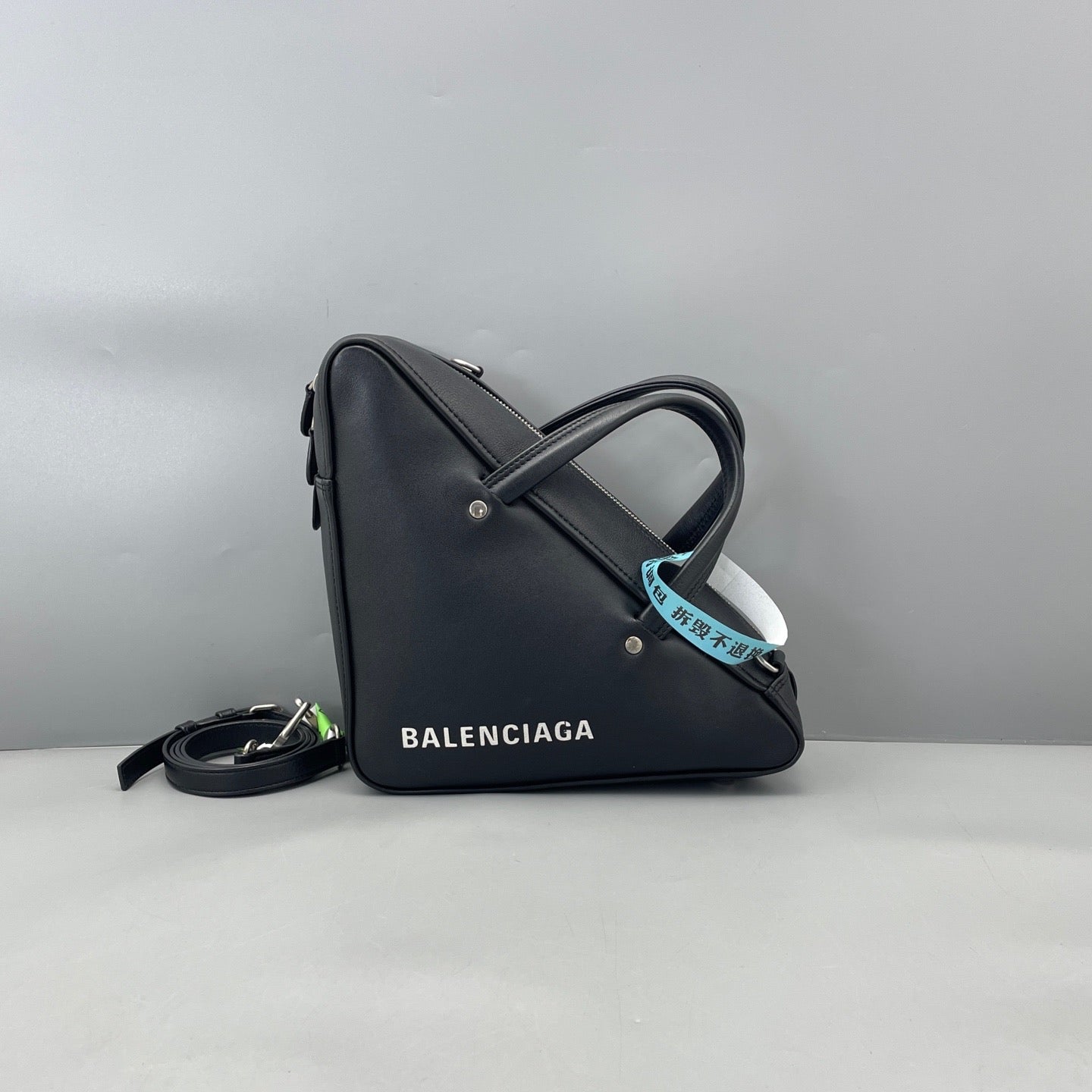 Balenciaga - Triangle Bag - Leather - Black - (medium)