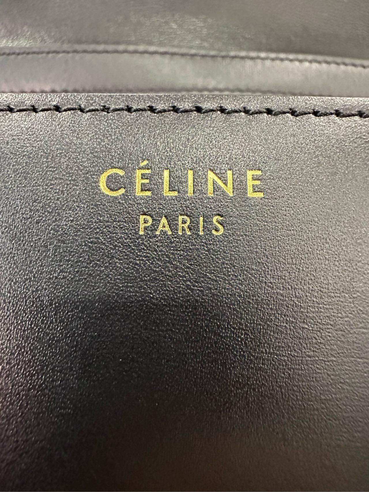 Celine - Classic Box Bag - Leather - Black - (medium)