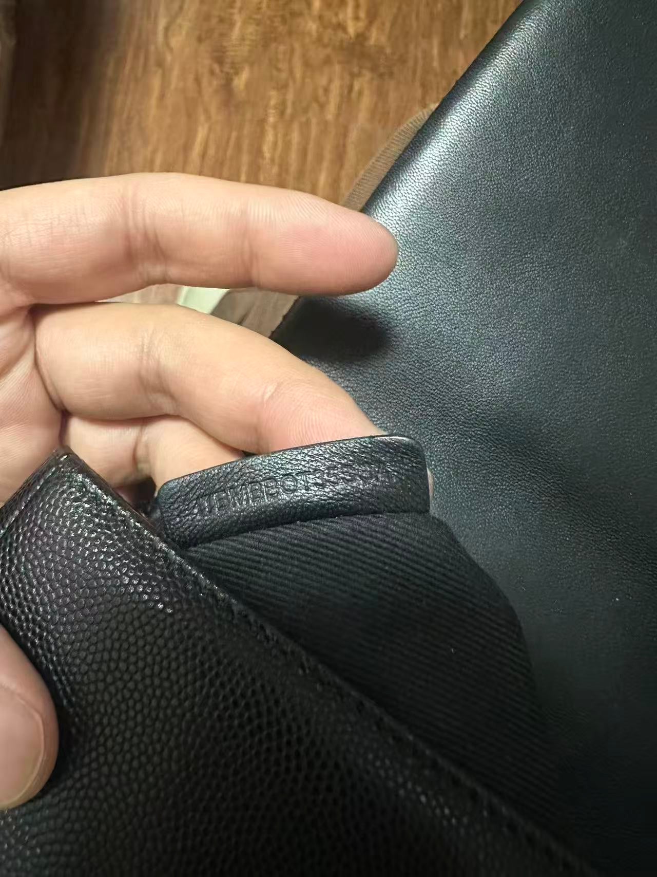 Burberry - Lola Bag - Grained leather - Black - (small)