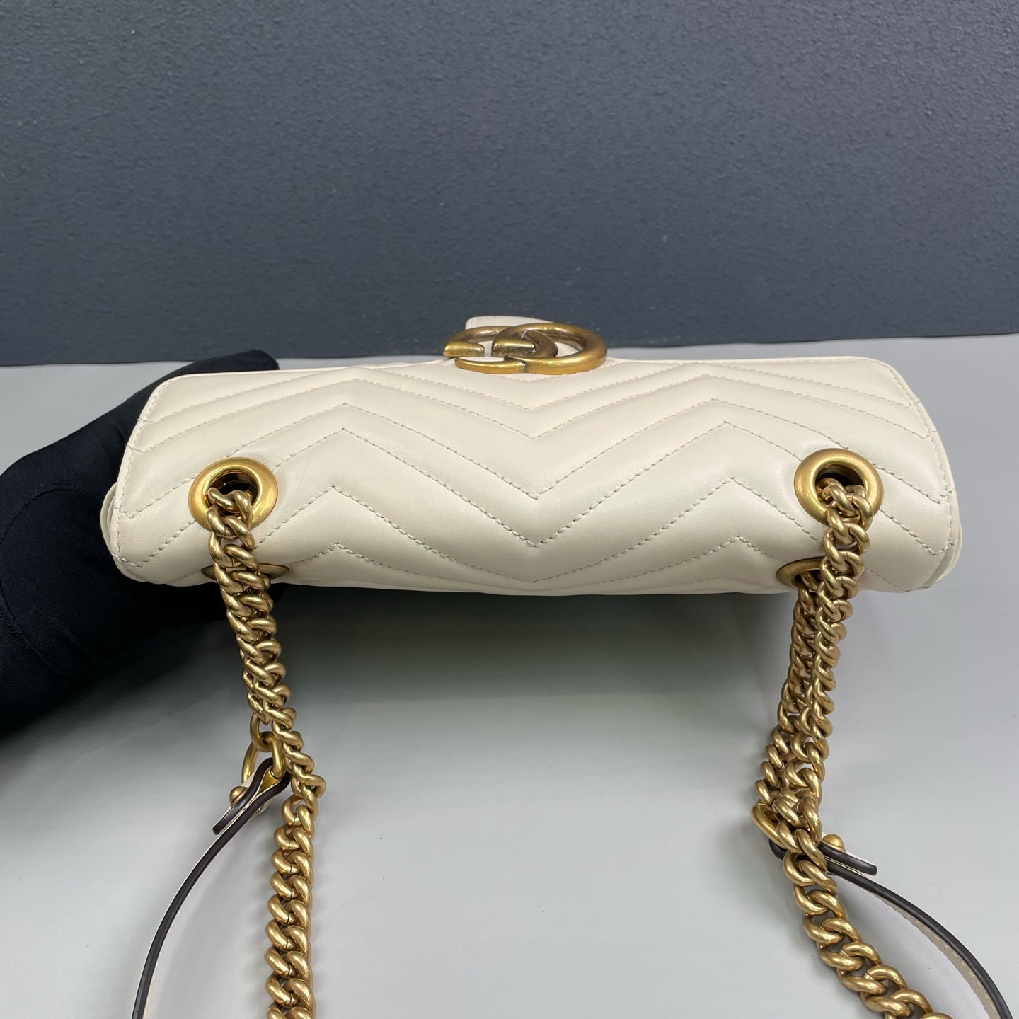 Gucci - GG Marmont Matelassé Shoulder Bag - Leather - White - (Medium)