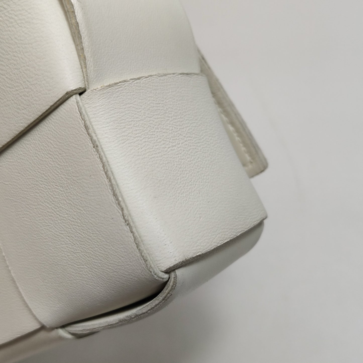 Bottega Veneta - Cassette Bag - Lambskin leather - White - (medium)