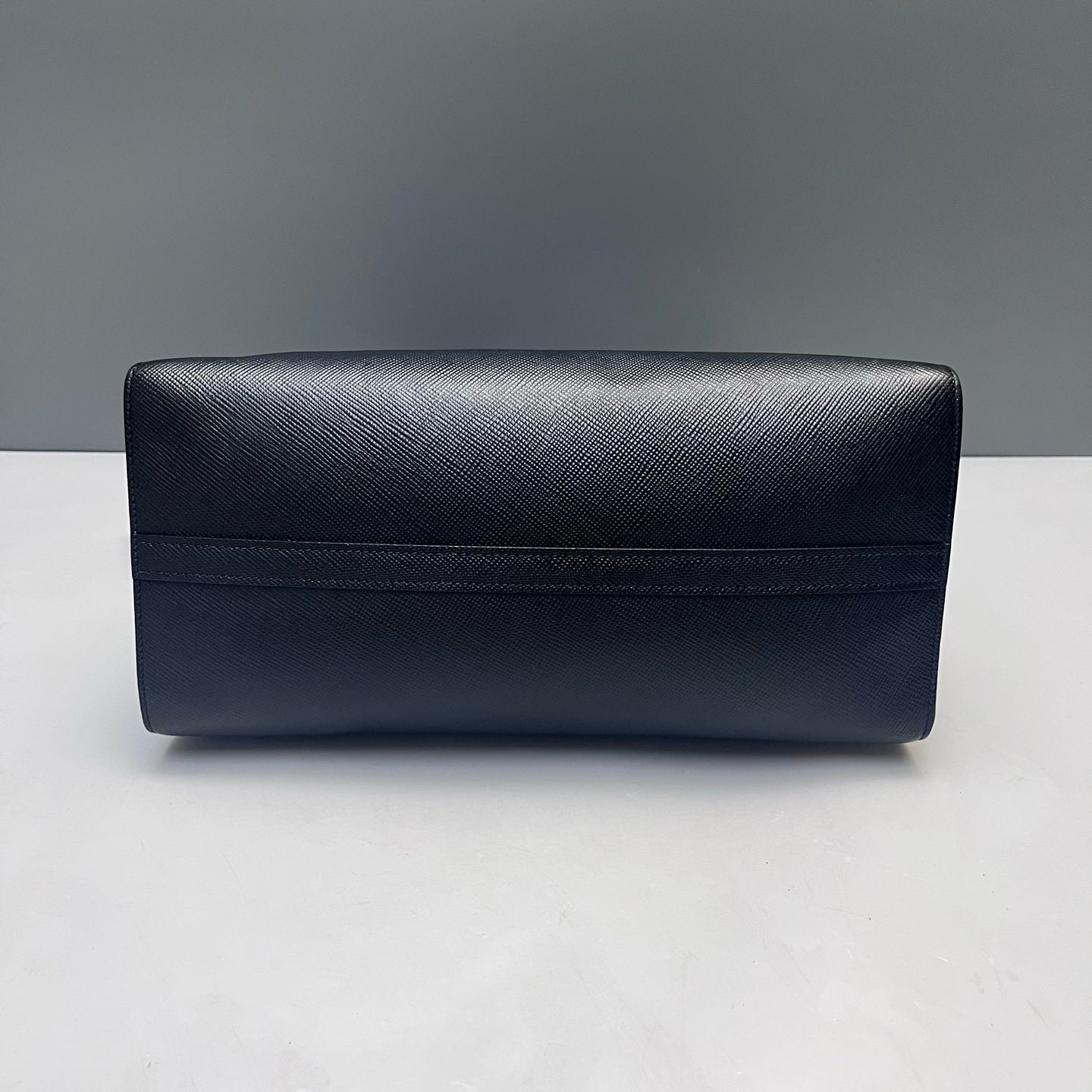 Prada - Monochrome - Saffiano leather - Black - (medium)