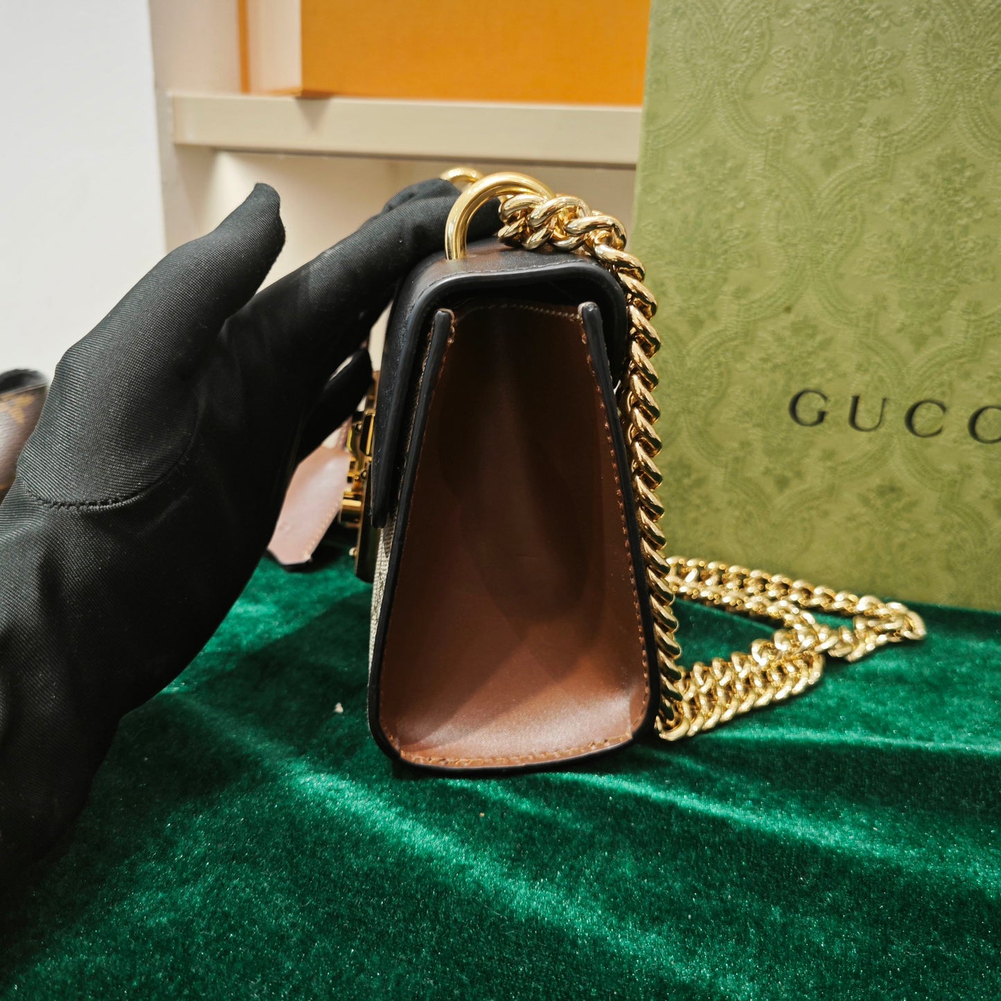 Gucci - Padlock Small Shoulder Bag - GG Supreme canvas with leather trim - Beige and Black - (small)