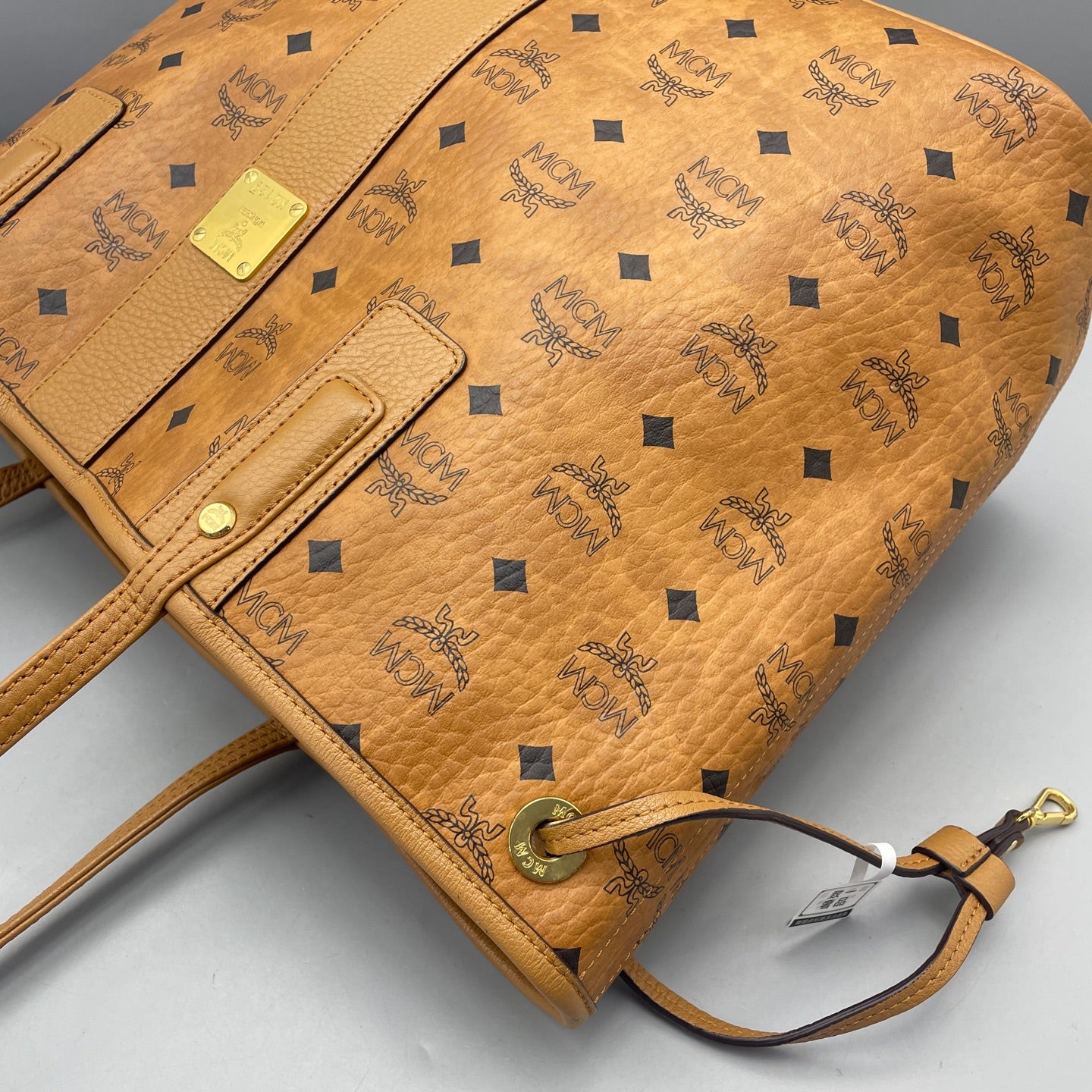 MCM - Visetos Reversible Shopper Tote with Pouch - Coated canvas with leather trim - Cognac - (Large)