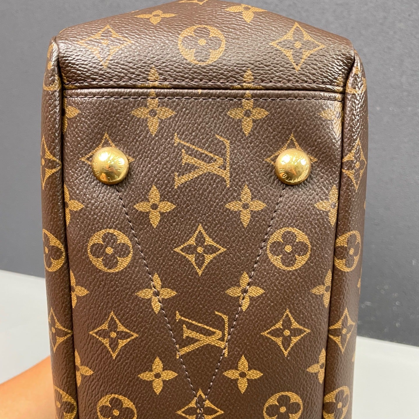 Louis Vuitton - Pallas Legend Medium - Monogram coated canvas with calfskin leather trim and natural cowhide leather handles - Brown with Burgundy interior - (Medium)