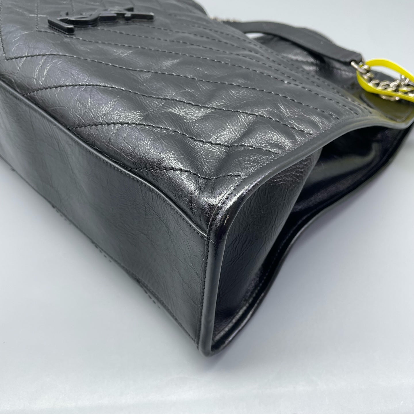 Saint Laurent - Niki Tote - Crinkled vintage leather - Black - (Large)