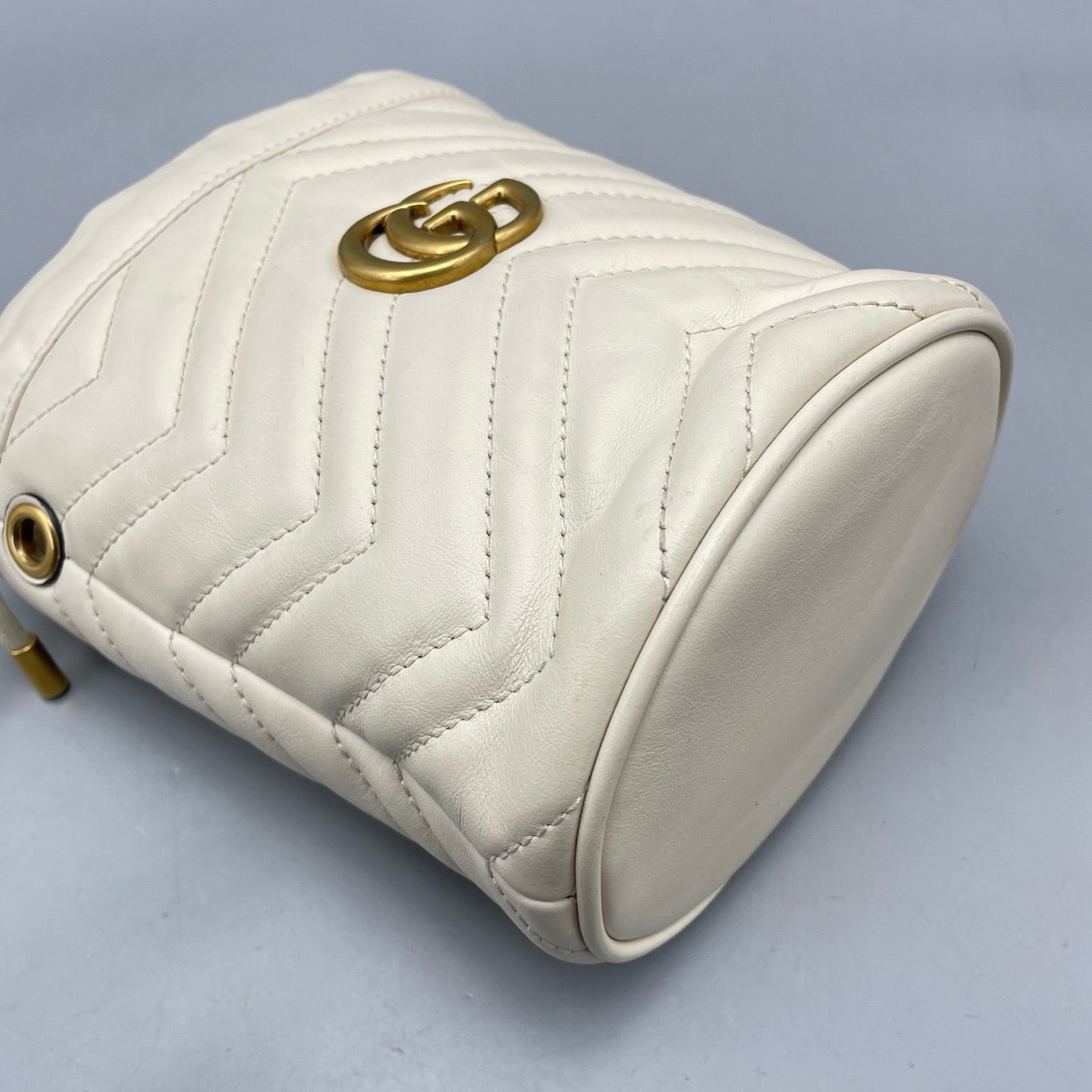 Gucci - GG Marmont Mini Bucket Bag - Matelassé leather - Off-white with Gold-Tone Hardware - (mini)