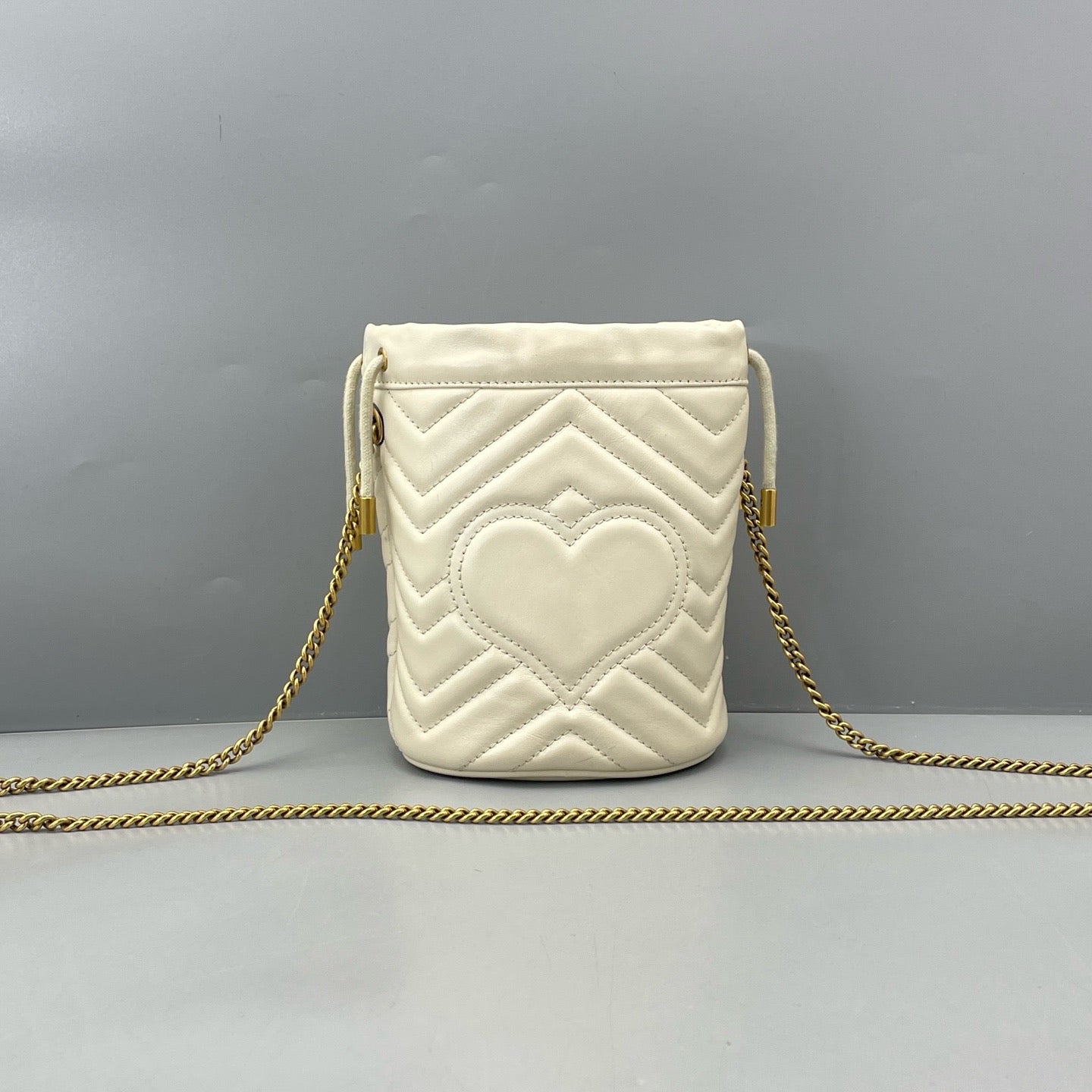 Gucci - GG Marmont Mini Bucket Bag - Matelassé leather - Off-white with Gold-Tone Hardware - (mini)