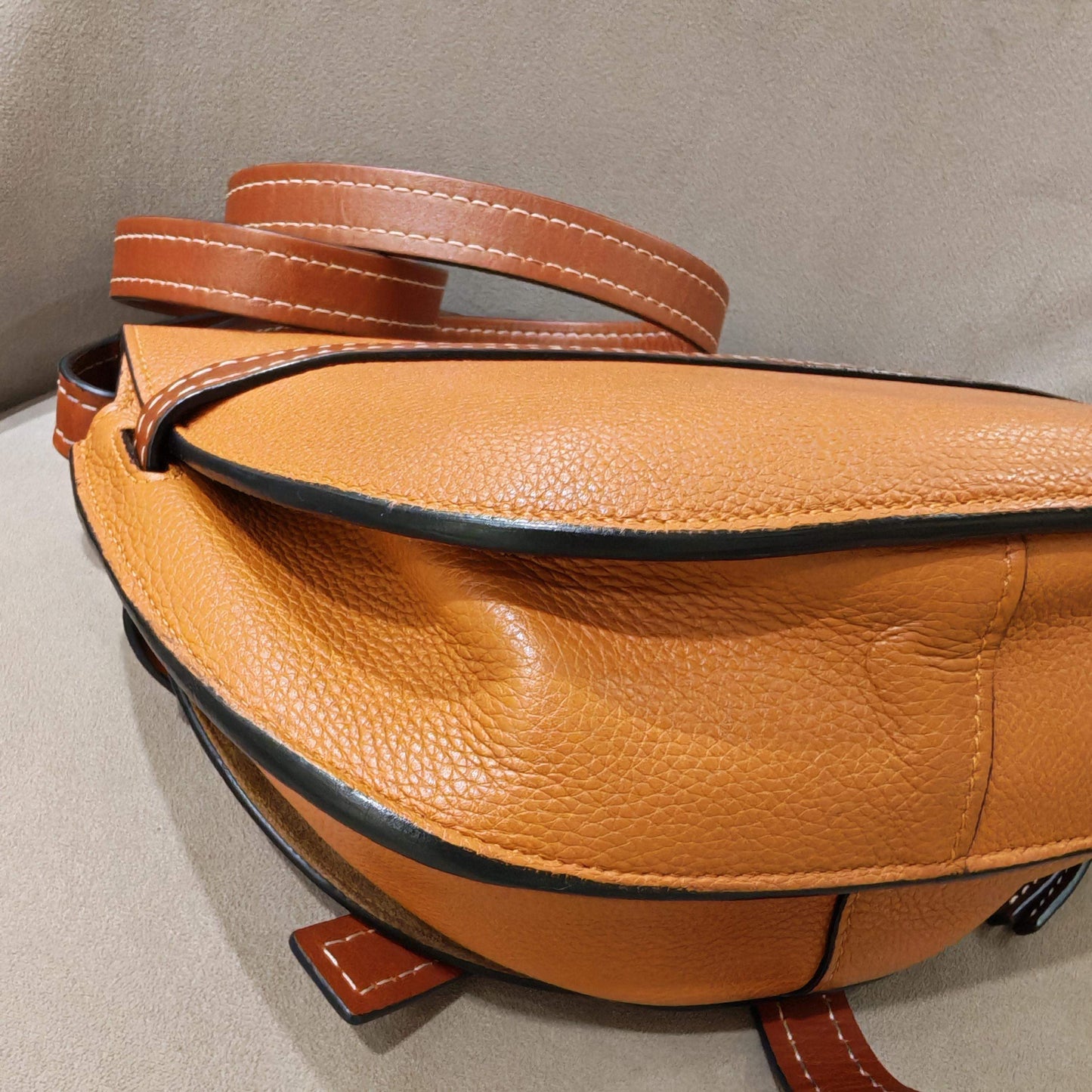Loewe - Gate Bag - Grained calfskin leather - Caramel and Brown - (Medium)
