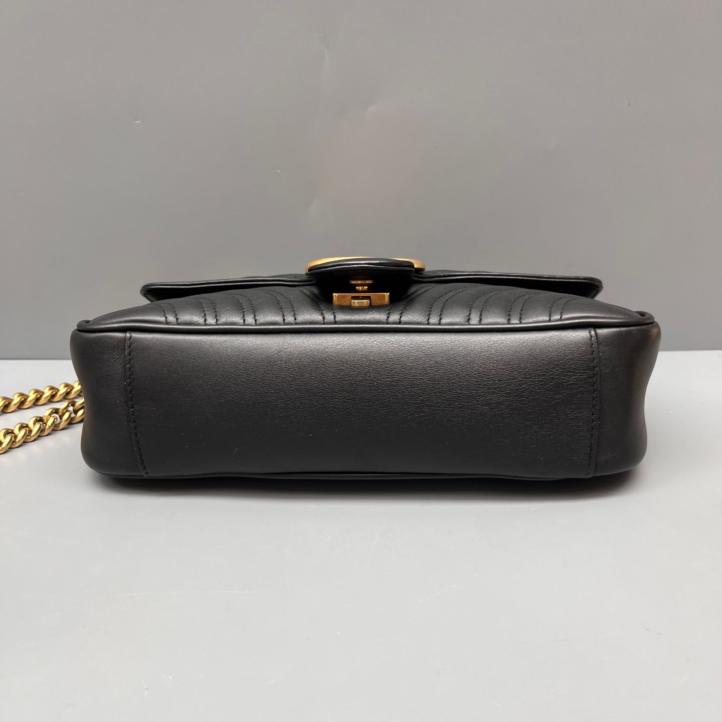 Gucci - GG Marmont Matelassé Shoulder Bag - Leather - Black - (Medium)