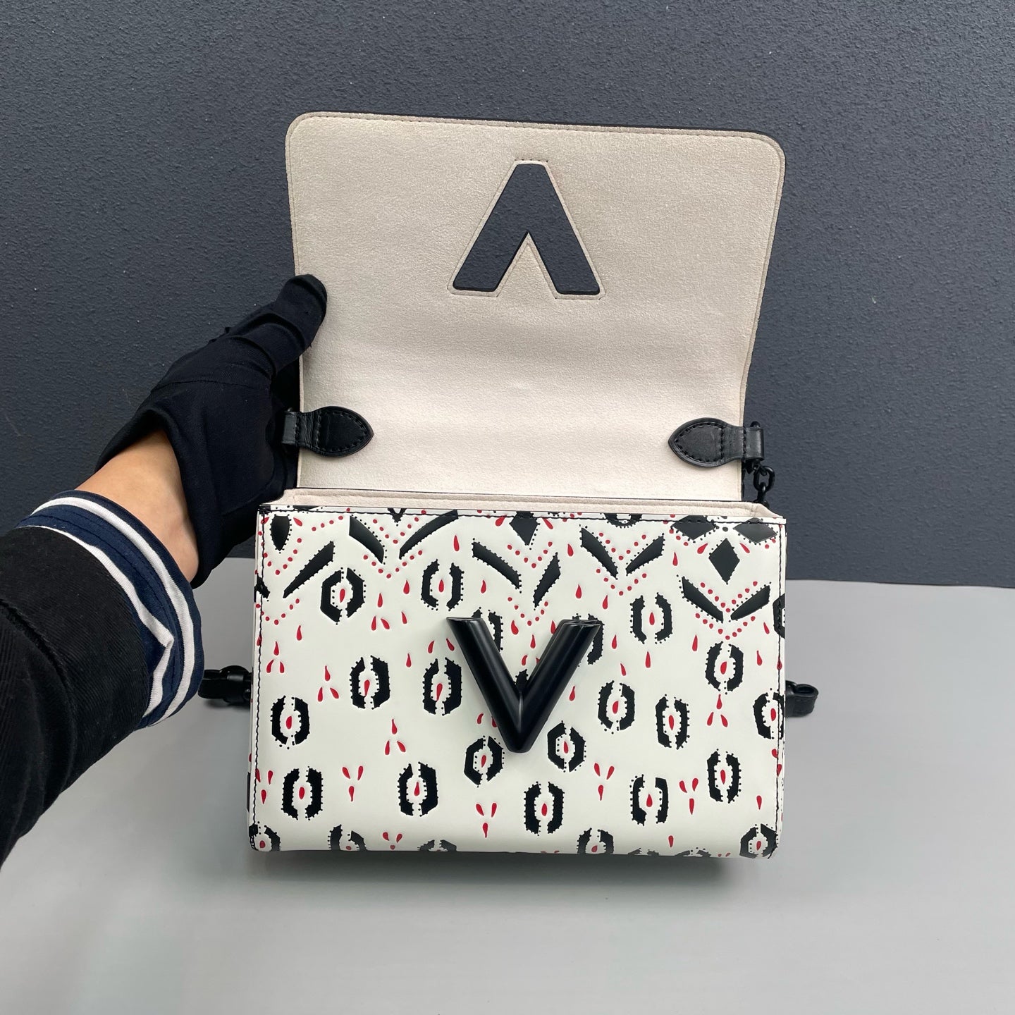 Louis Vuitton - Twist Chain Bag - Leather - White - (Medium)