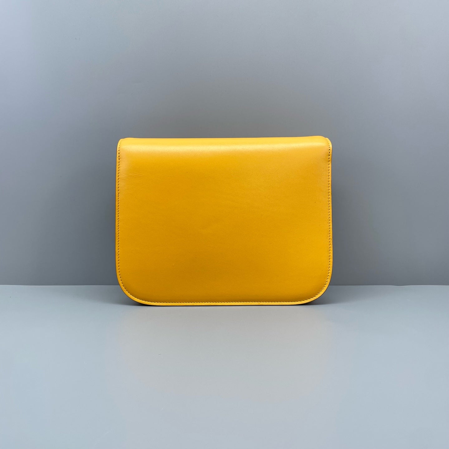 Celine - Box Bag - Smooth calfskin leather - Amber Yellow - (Medium)