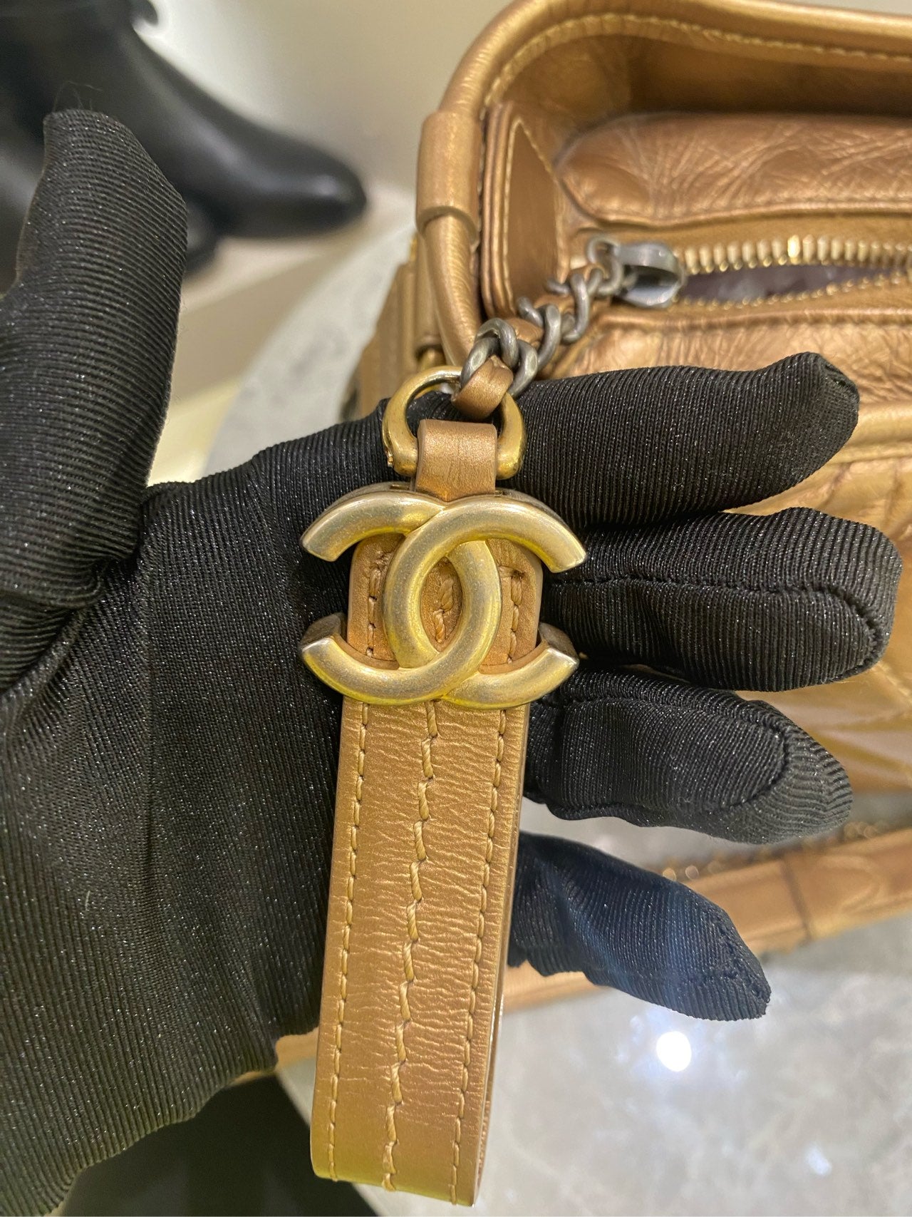 Chanel - Gabrielle Hobo Bag - Aged calfskin and smooth calfskin - Gold - (Medium)