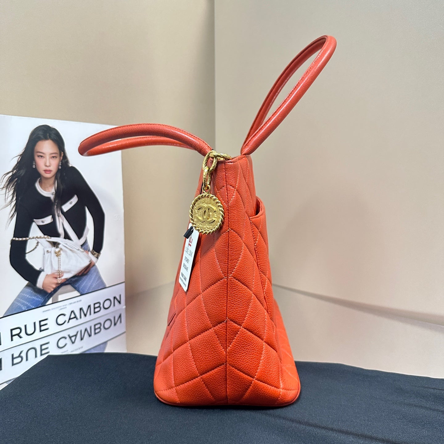 Chanel - Hilton Tote - Caviar leather - Orange - (medium)