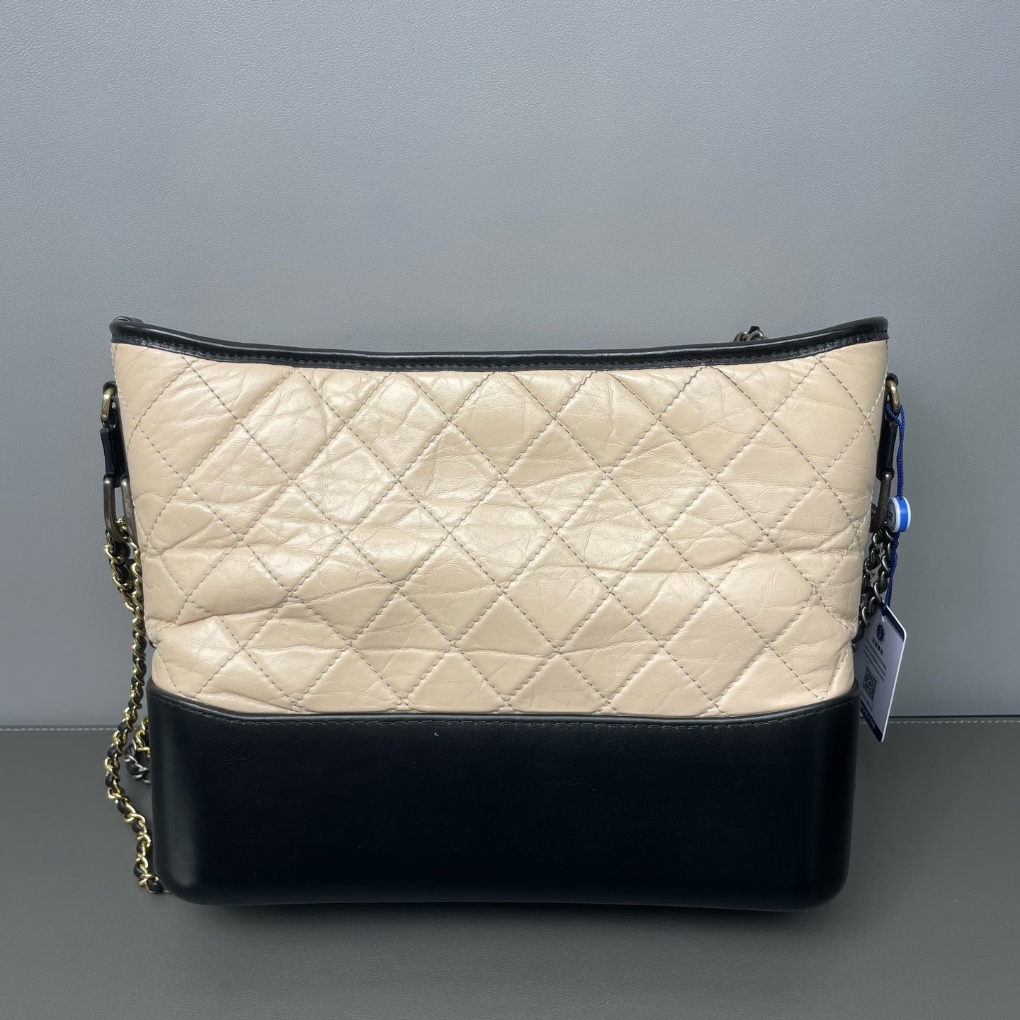 Chanel - Gabrielle Hobo Bag - Vintage calfskin and smooth calfskin - Beige and Black - (Medium)