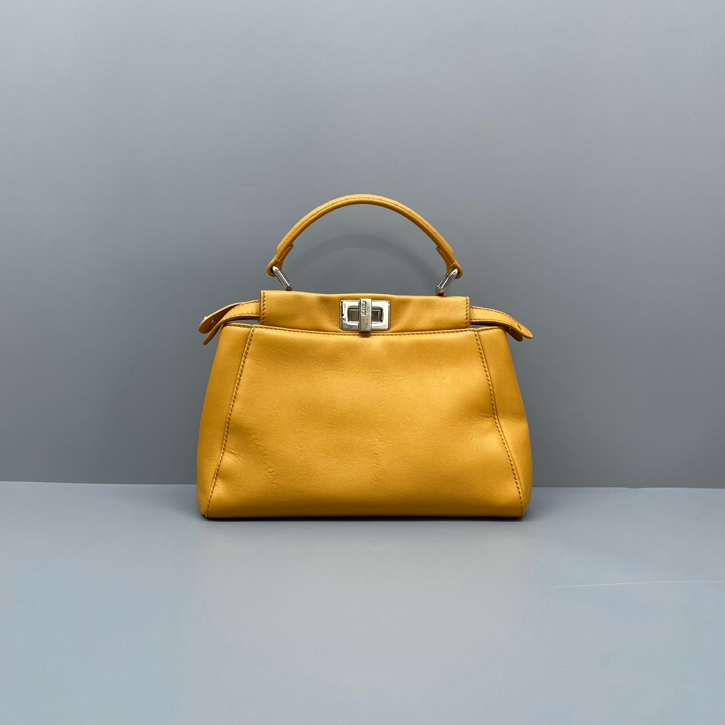 Fendi - Peekaboo Small - Leather - Orange - (small)