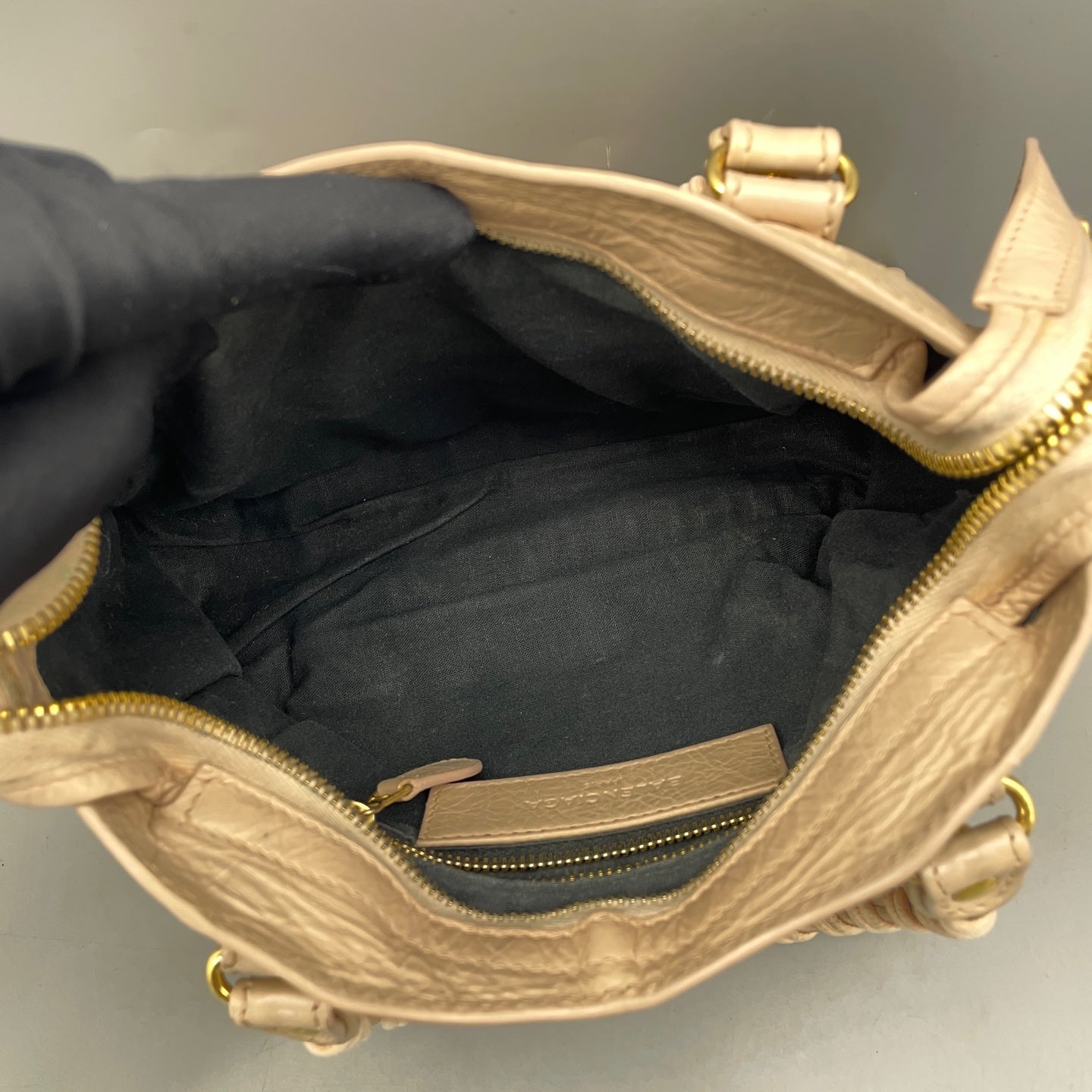 Balenciaga - Classic City Mini - Crinkled lambskin leather - Beige with Gold-Tone Hardware - (mini)