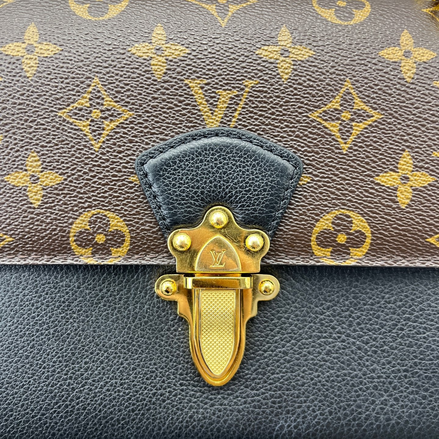 Louis Vuitton - Victoria Chain Bag - Monogram coated canvas with leather trim - Brown - (Medium)