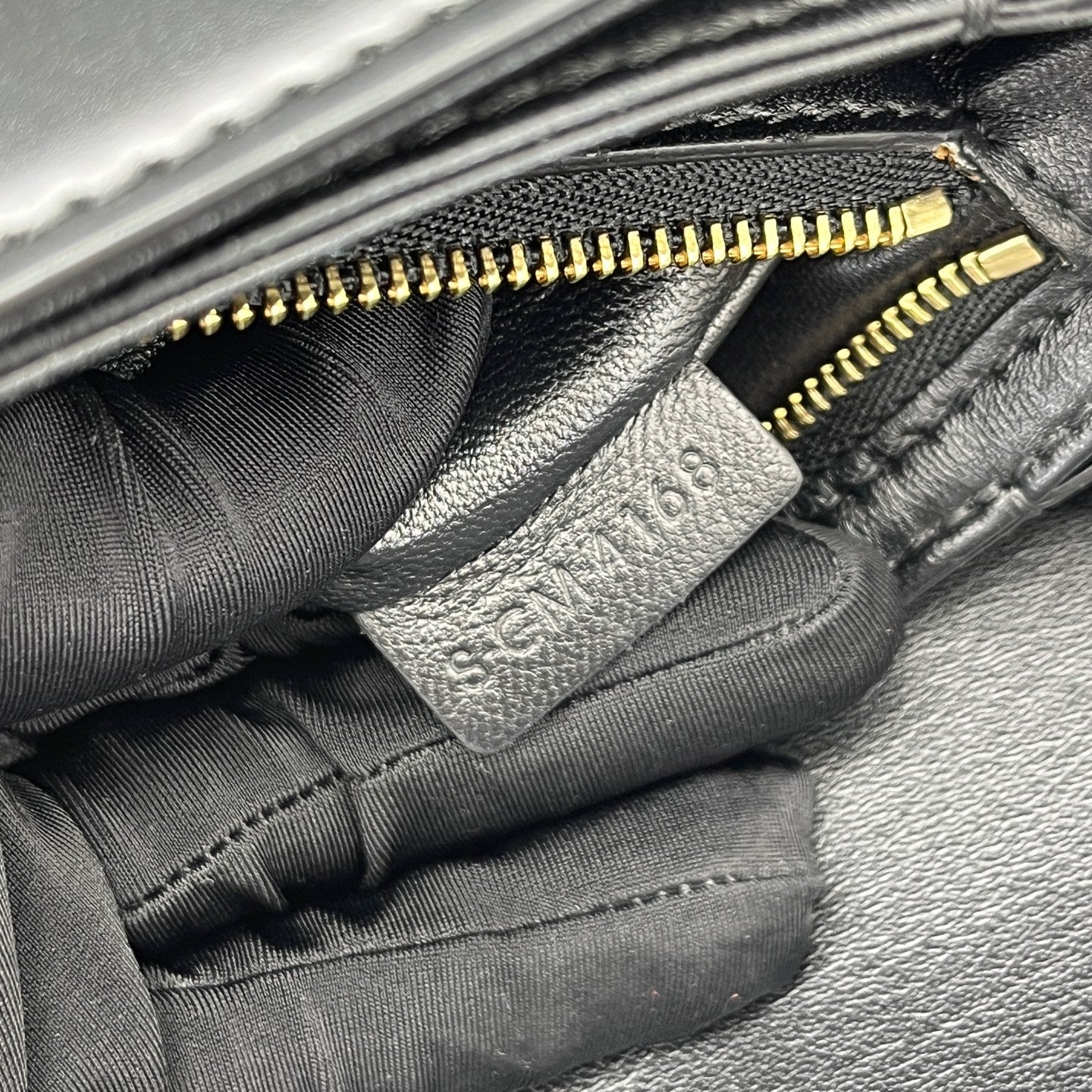 Celine - Teen Triomphe Bag - Smooth calfskin leather - Black - (Small)