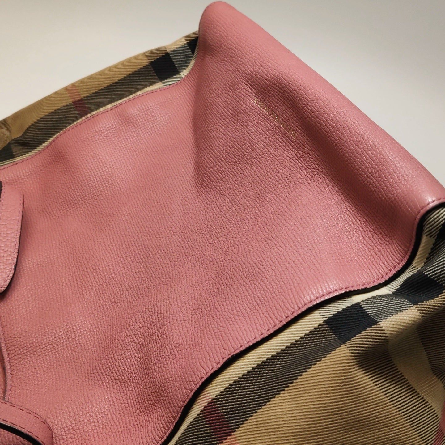 Burberry - House Check Leather Tote Bag - Leather and canvas - Pink - (medium)
