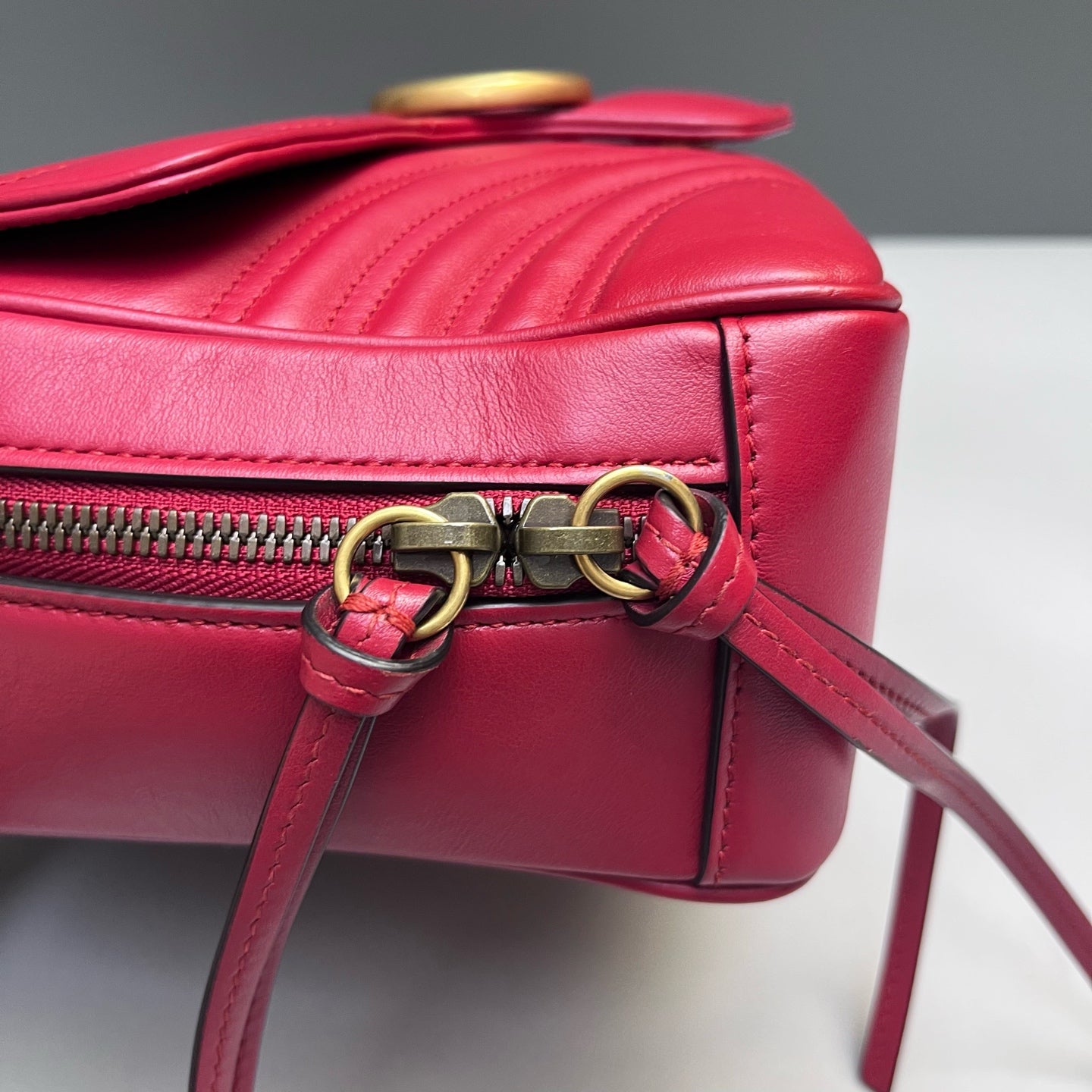 Gucci - GG Marmont Messenger Bag - Leather - Red - (Medium)