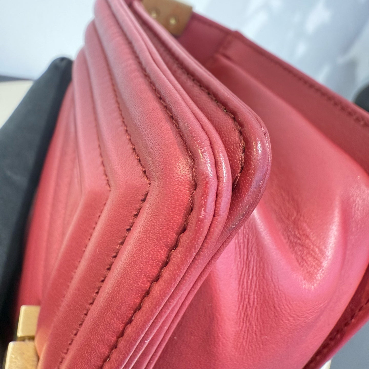 Chanel - Boy Chanel Small - Calfskin leather - Tomato Red with Gold-Tone Hardware - (Small)