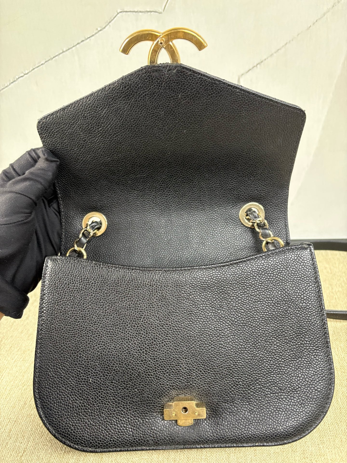 Chanel - Cuba Series Messenger Bag - Grained calfskin leather - Black - (Small)