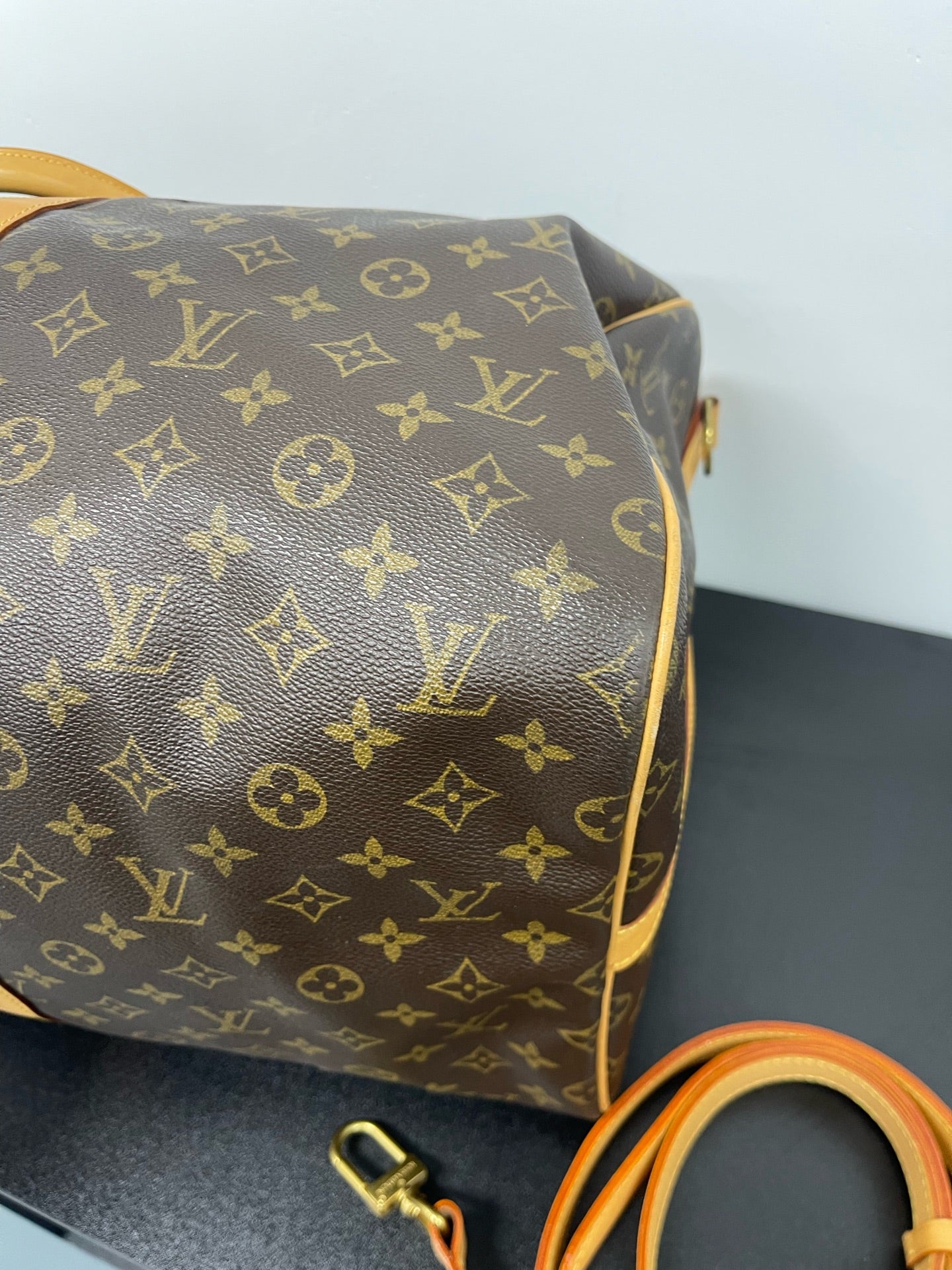 Louis Vuitton - Keepall 55 Bandouliere - Monogram Canvas with Vachetta Leather trim - Brown - (Large)
