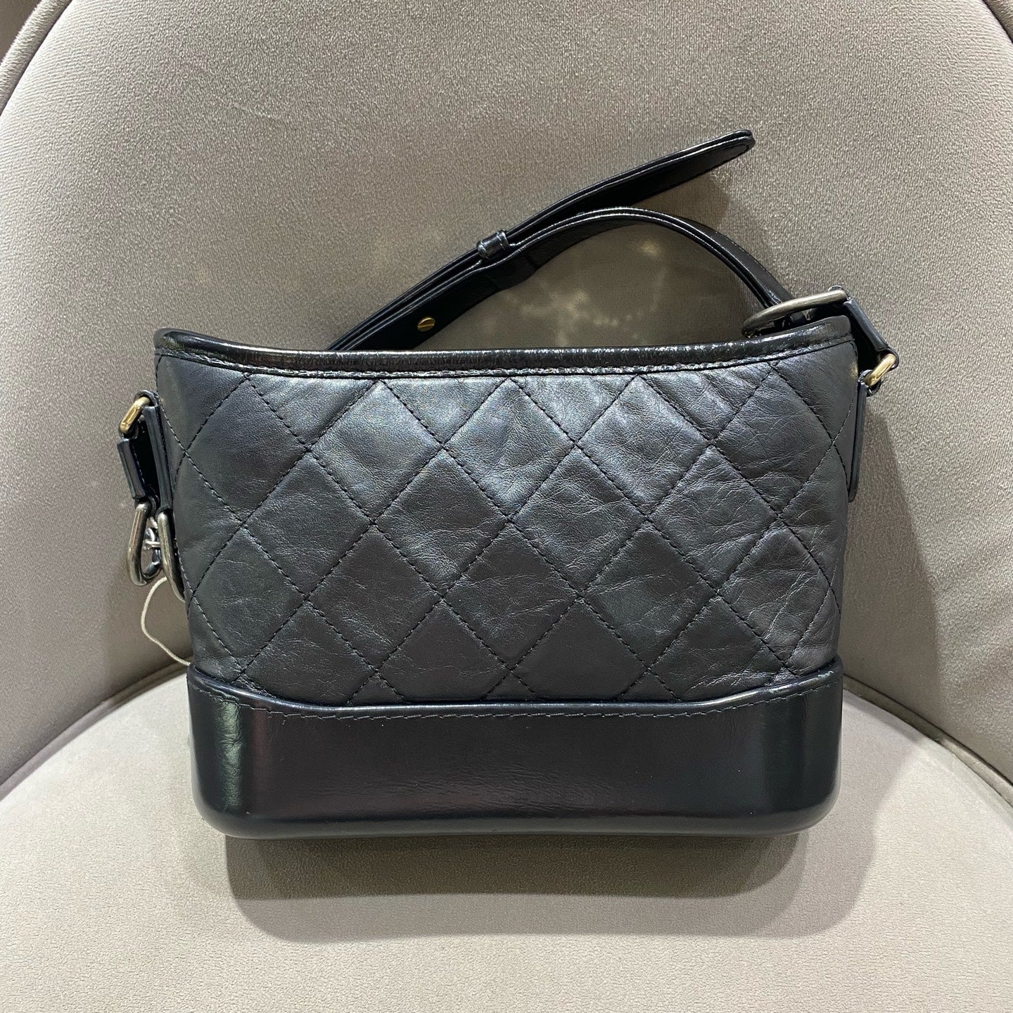 Chanel - Gabrielle Hobo Bag Small - Aged calfskin leather and smooth calfskin leather - Black with Gold-Tone Hardware - (small)