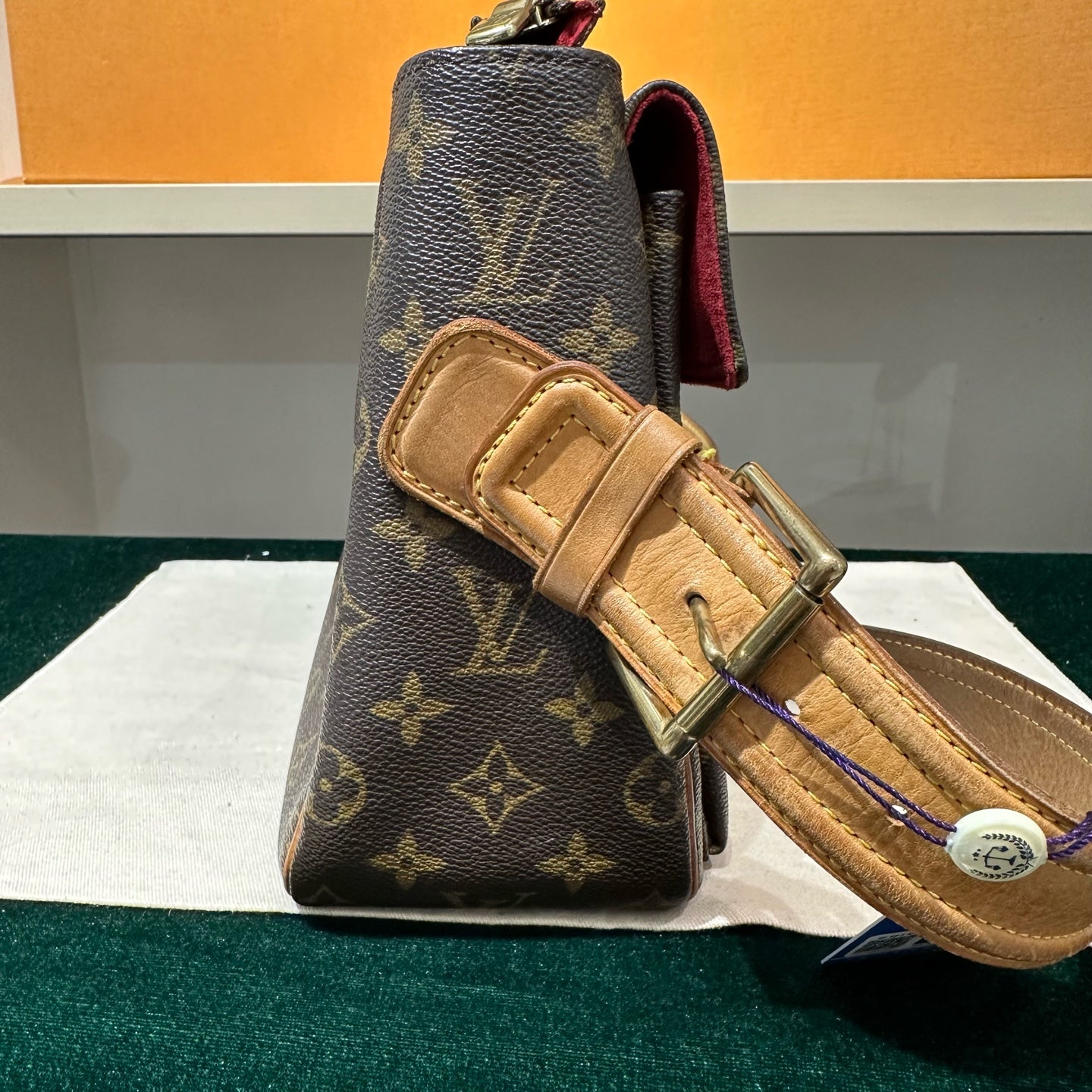 Louis Vuitton - Camel Shoulder Bag - Monogram coated canvas with Vachetta leather trim - Brown - (medium)