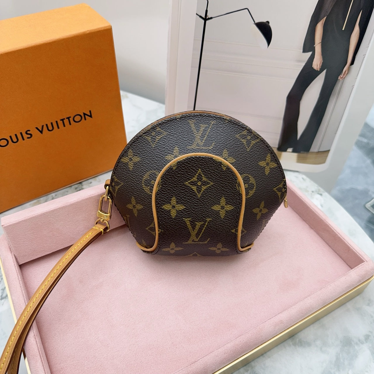 Louis Vuitton - Ellipse Mini Clutch - Monogram coated canvas with Vachetta leather trim - Brown - (mini)