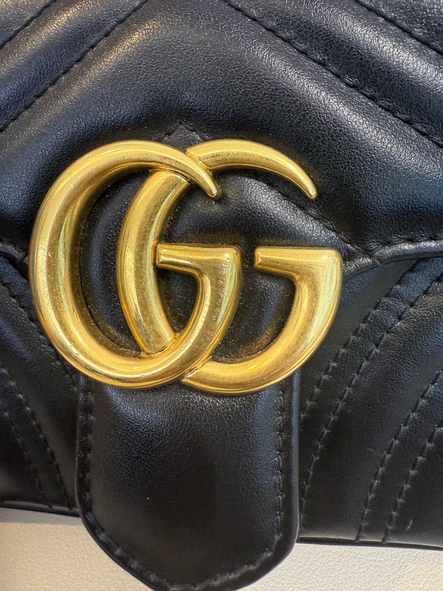 Gucci - GG Marmont Matelassé Small Chain Shoulder Bag - Leather - Black - (Small)